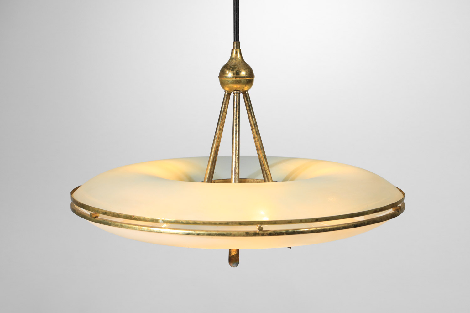 Lustre suspension italienne dans le gout de pietro chiesa verre et laiton soucoupe H571