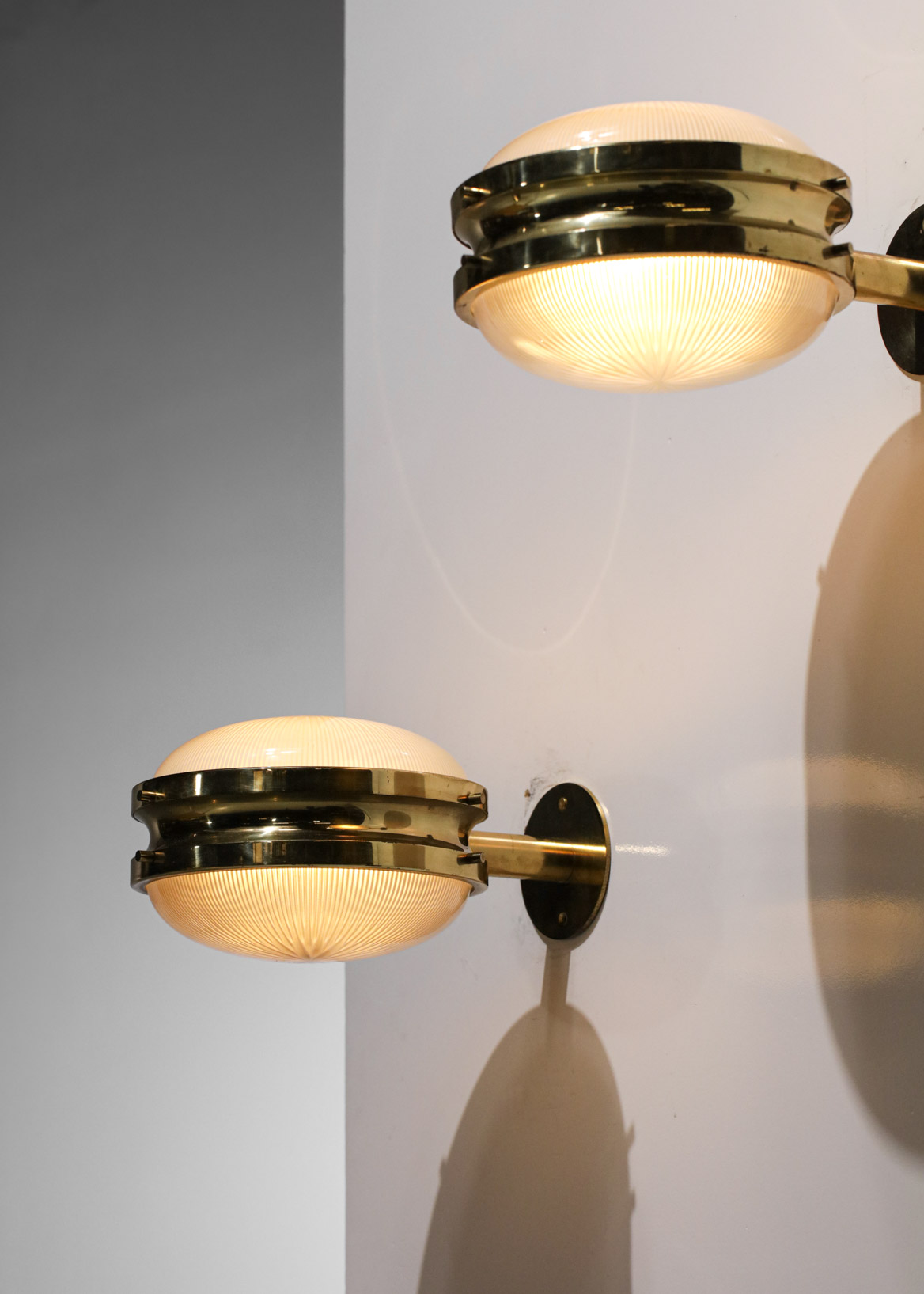 Paire d'appliques Sergio Mazza verre dépoli et laiton massif - G148