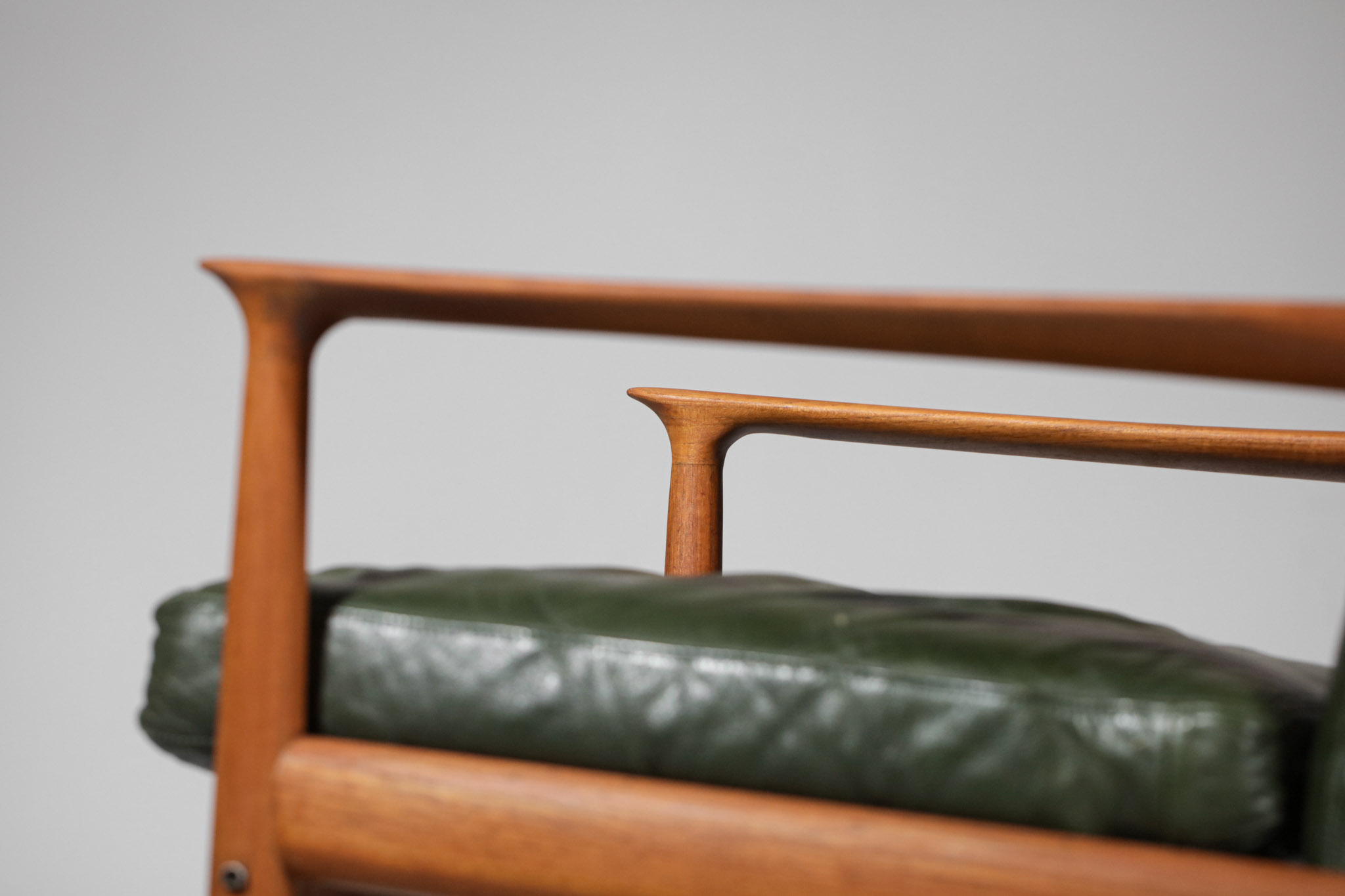 Paire de fauteuils Eriksen Svend Age en teck massif danois scandinave E380