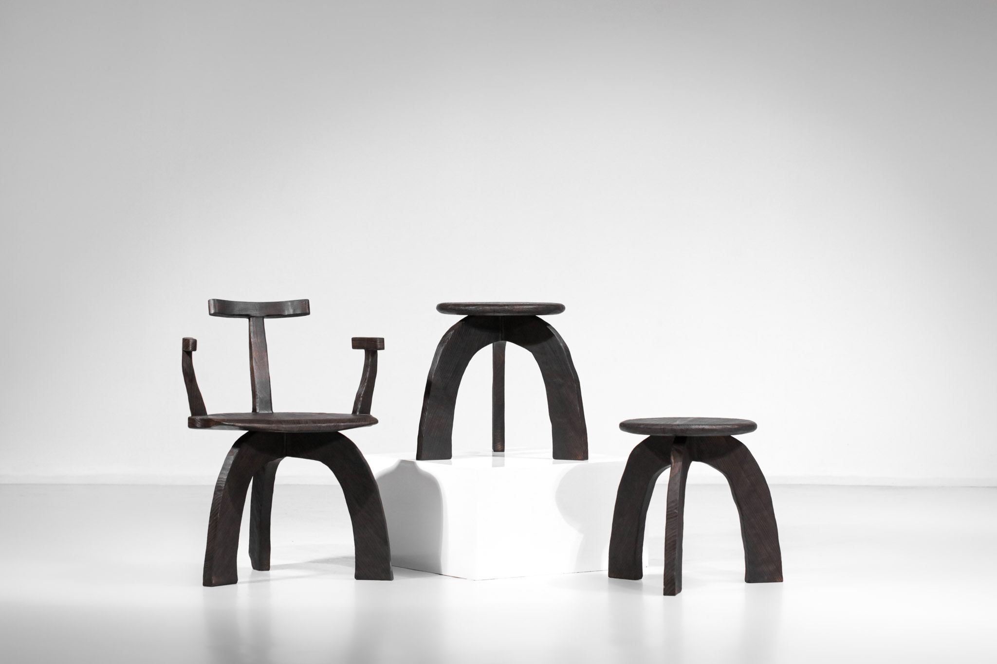 Tabouret vincent vincent "80/20" bois brulé danke galerie - VV112