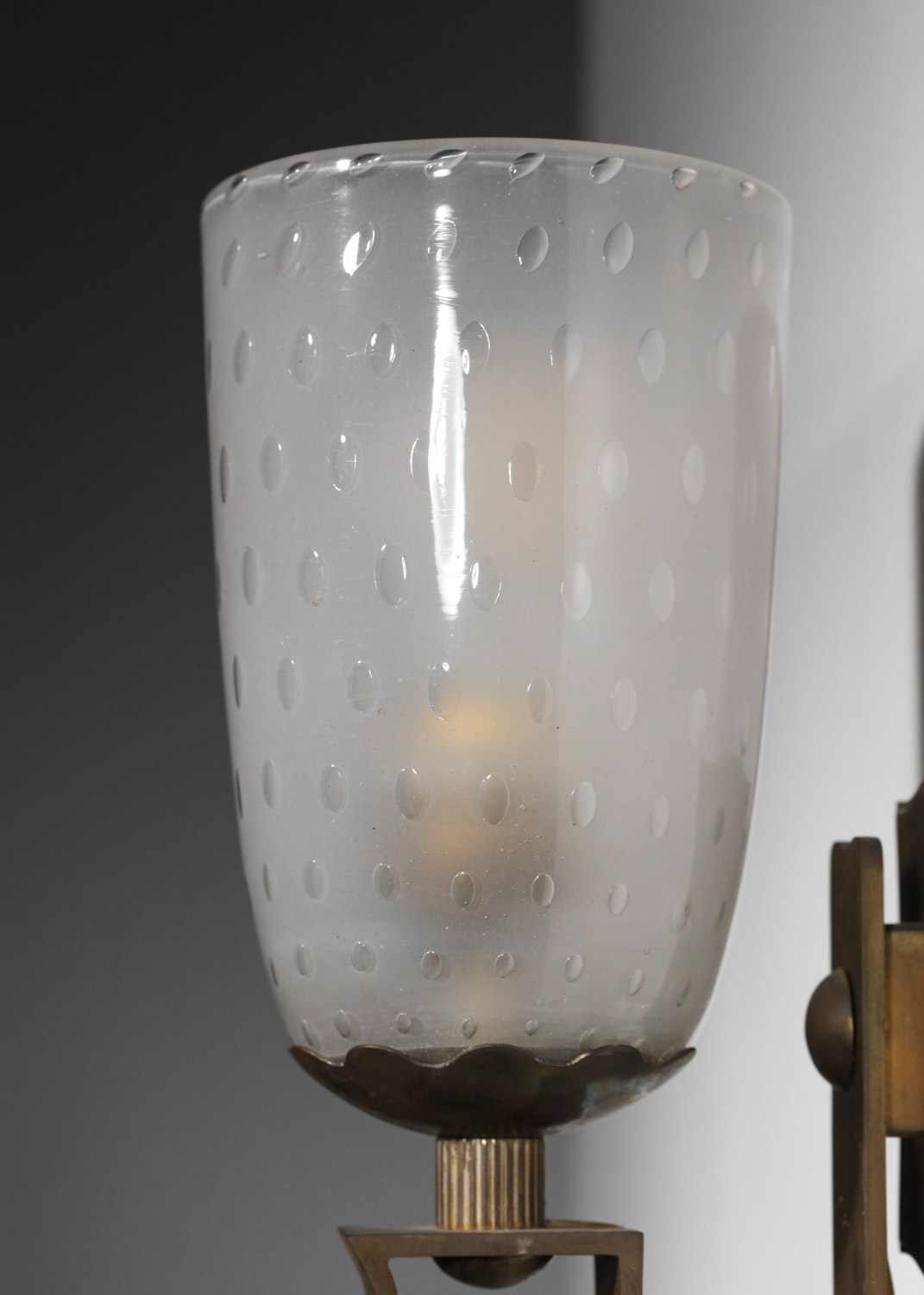Paire d'appliques italiennes années 30 en verre de Murano bullé et structure bronze - I231