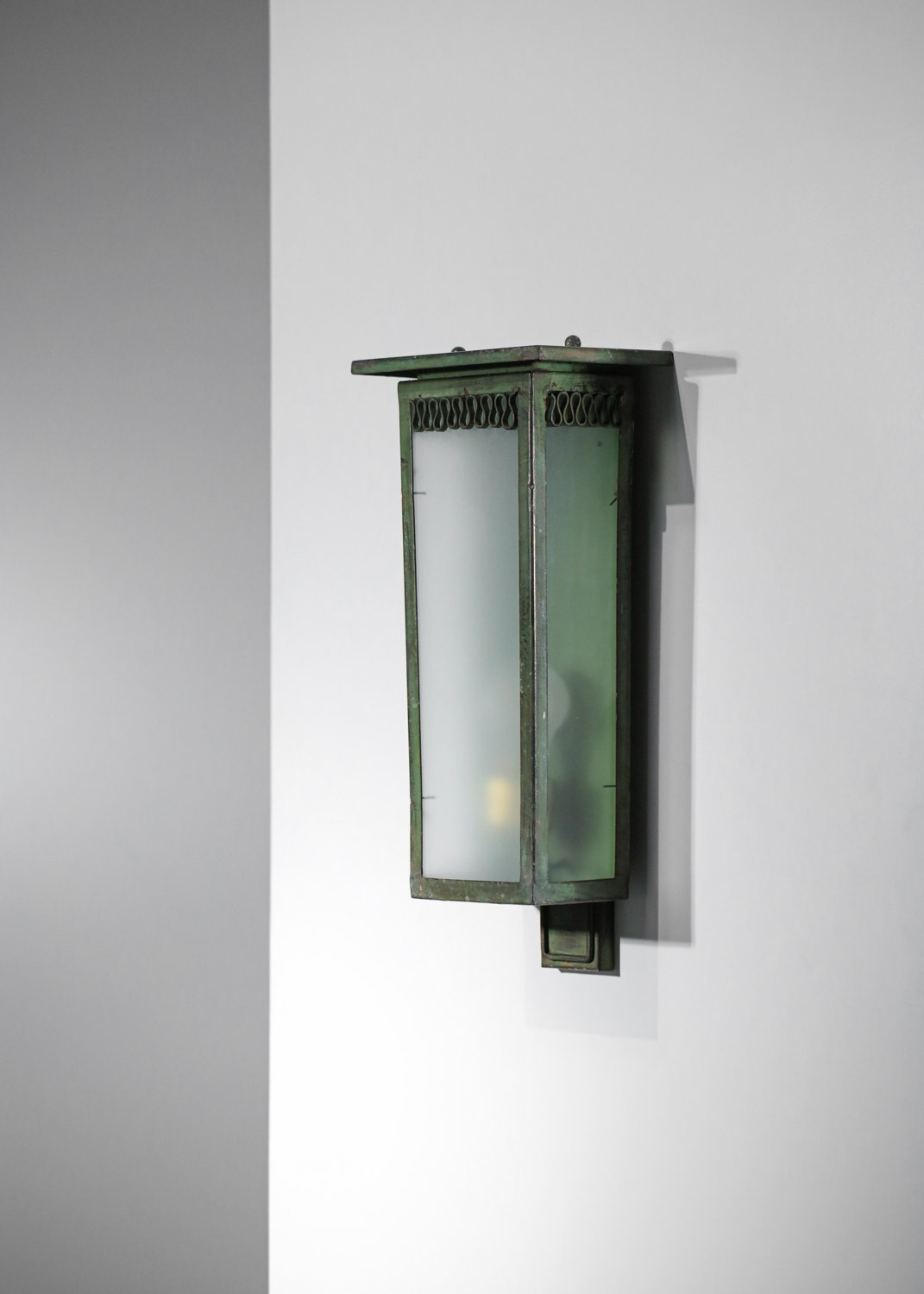 applique italienne des années 40 attr à Seguso en metal laqué et verre H559