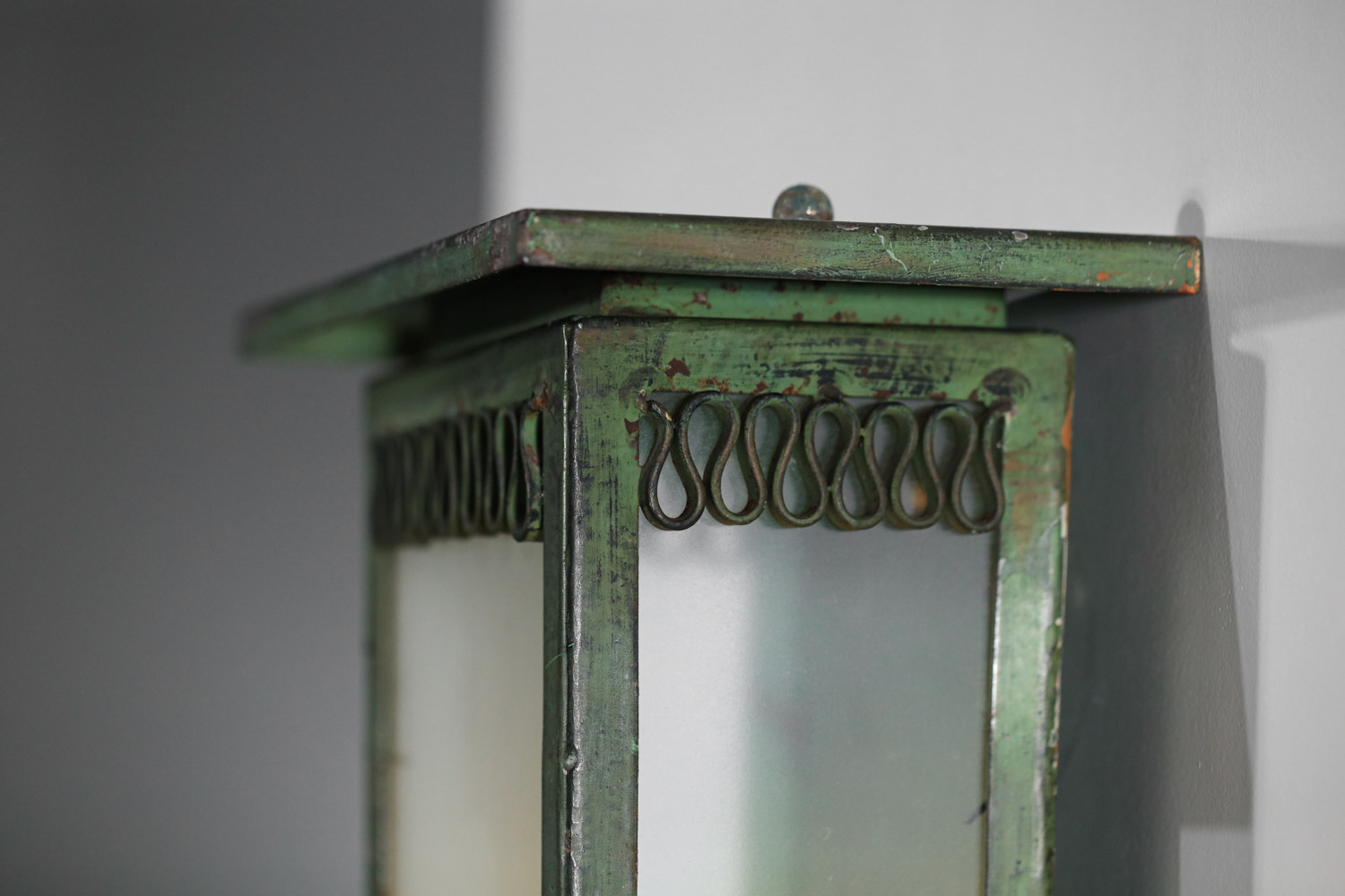 applique italienne des années 40 attr à Seguso en metal laqué et verre H559