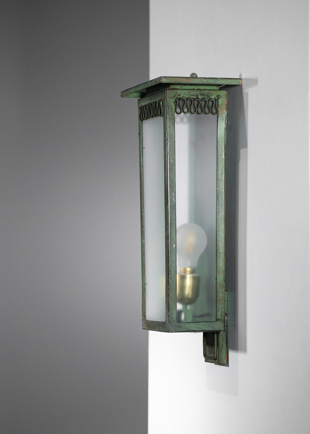 applique italienne des années 40 attr à Seguso en metal laqué et verre H559
