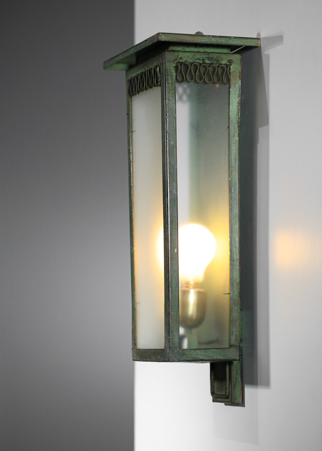 applique italienne des années 40 attr à Seguso en metal laqué et verre H559