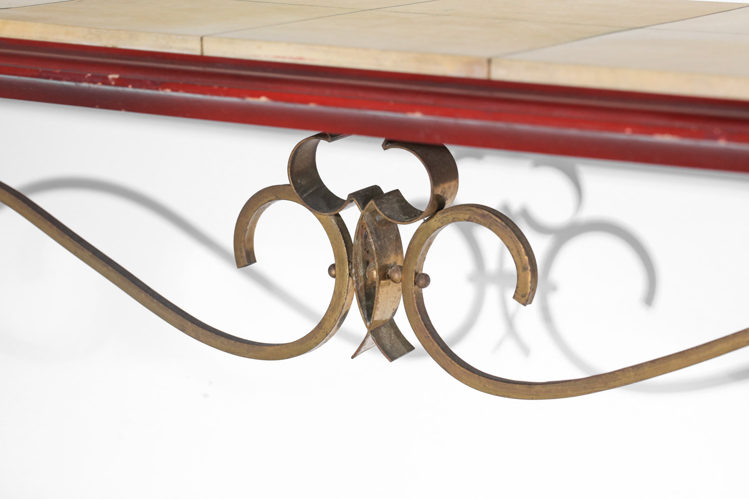 banc table basse des années 40 50 en bois laqué et parchemin à décor de harpe - I429