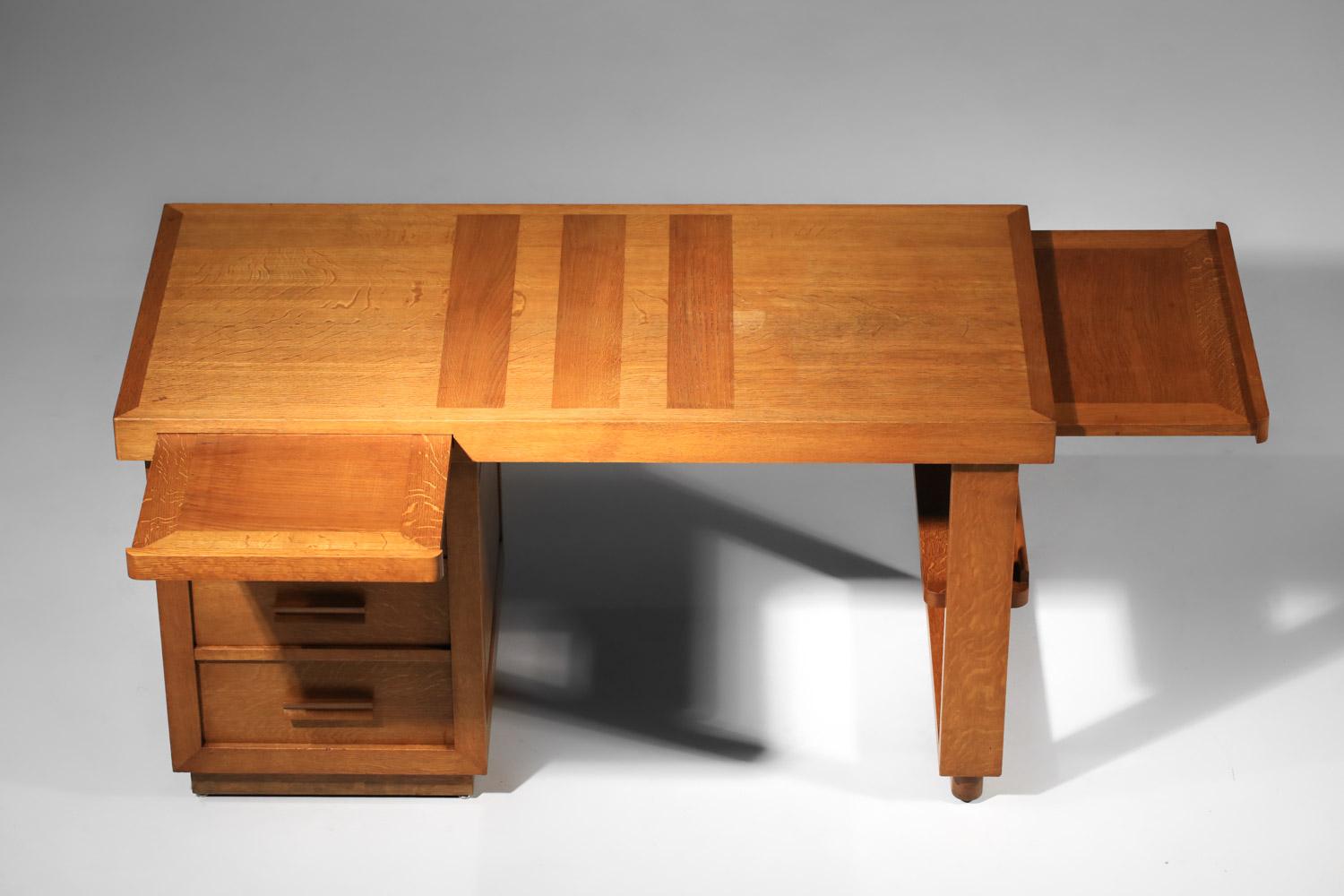 bureau français en chêne moderniste dans le goût de guillerme et chambron - H535