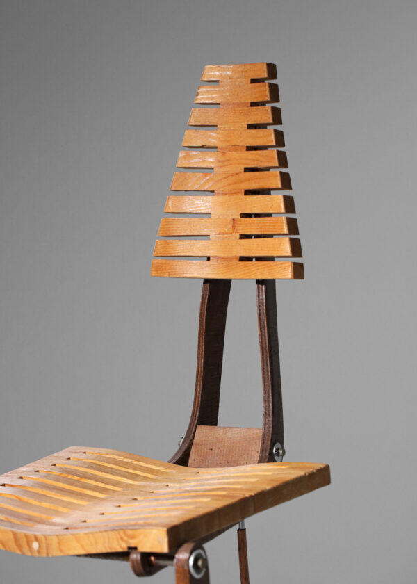 chaise artisanale pièce unique prototype monté sur vérin - G456