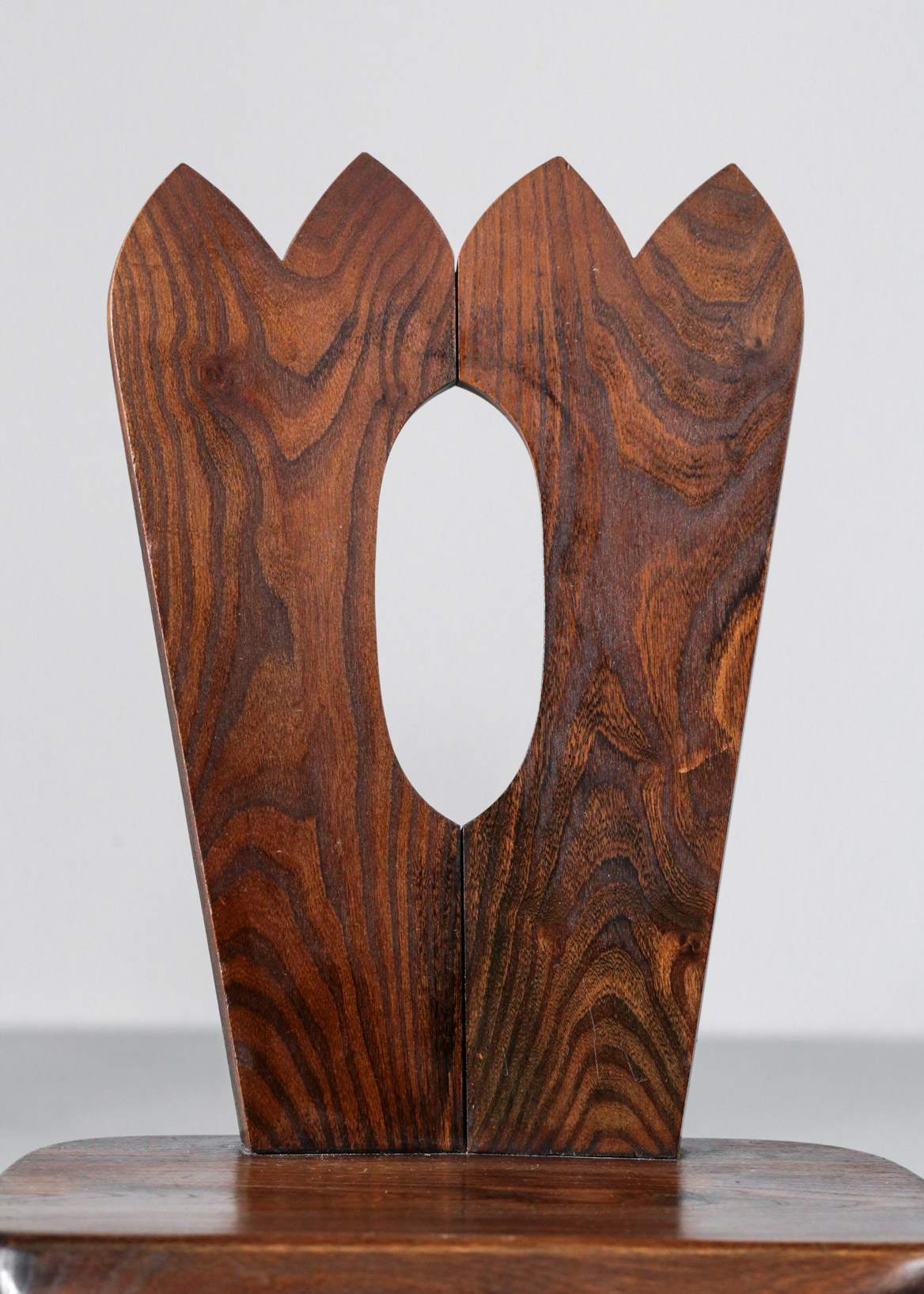 suite 10 chaises en orme massif style olavi Hanninen