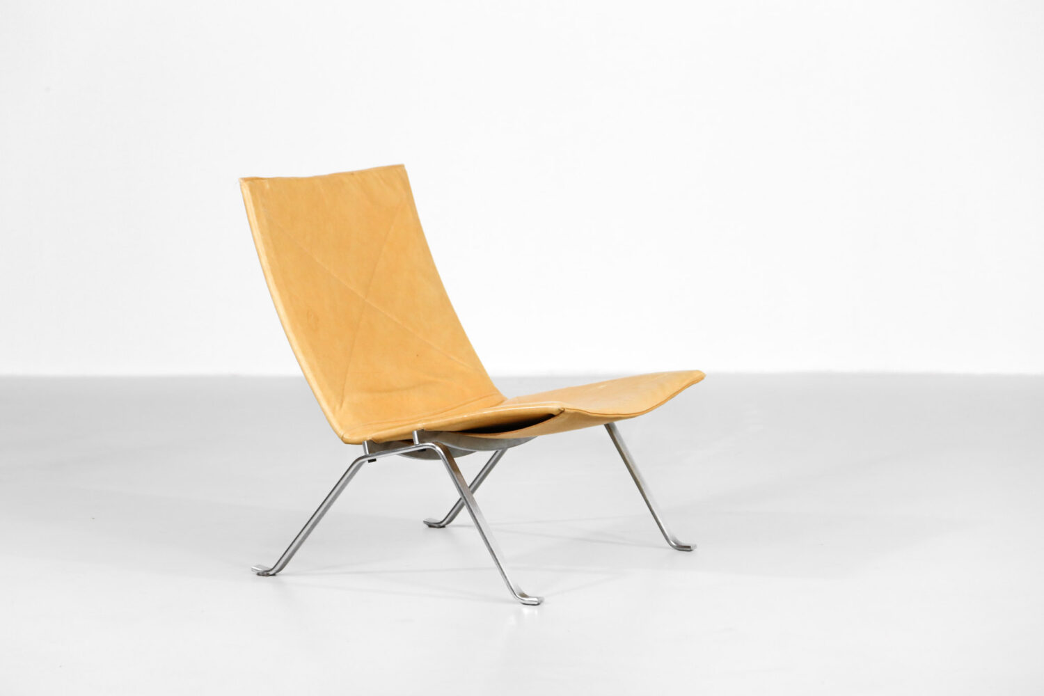 chauffeuse PK22 Poul Kjaerholm danoise kold christensen