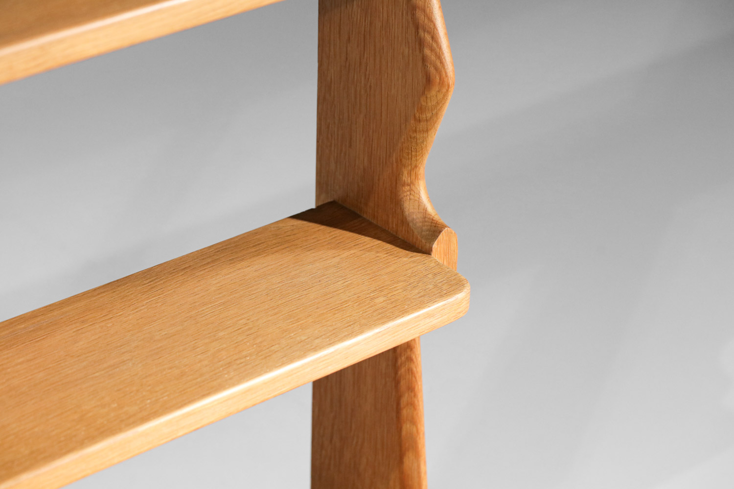console étagère murale guillerme et chambron en chêne années 60 G636