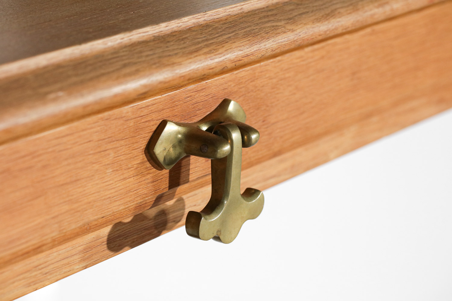console étagère murale guillerme et chambron en chêne années 60 G636