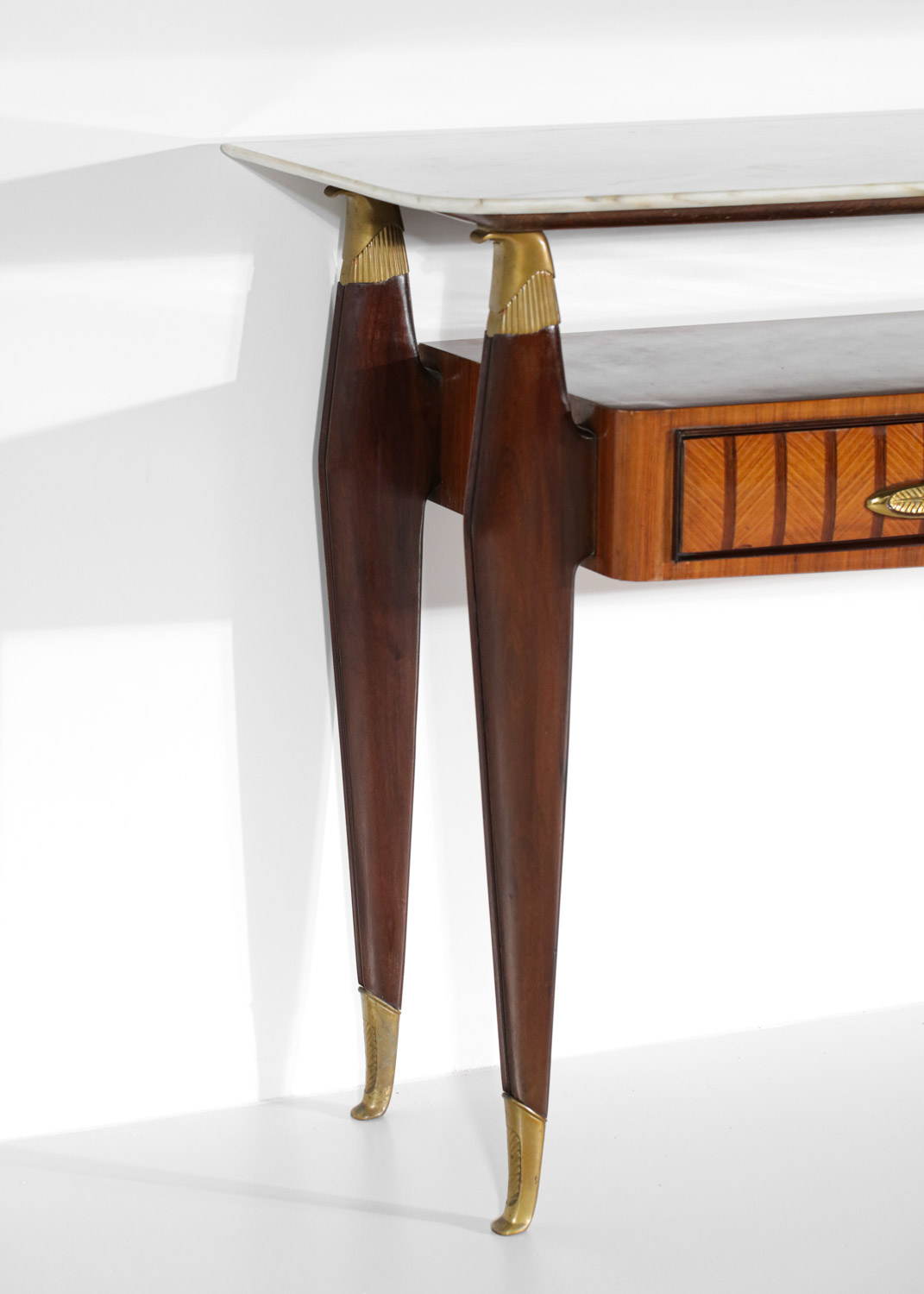 console italienne années 60 en marbre style Paolo Buffa vintage
