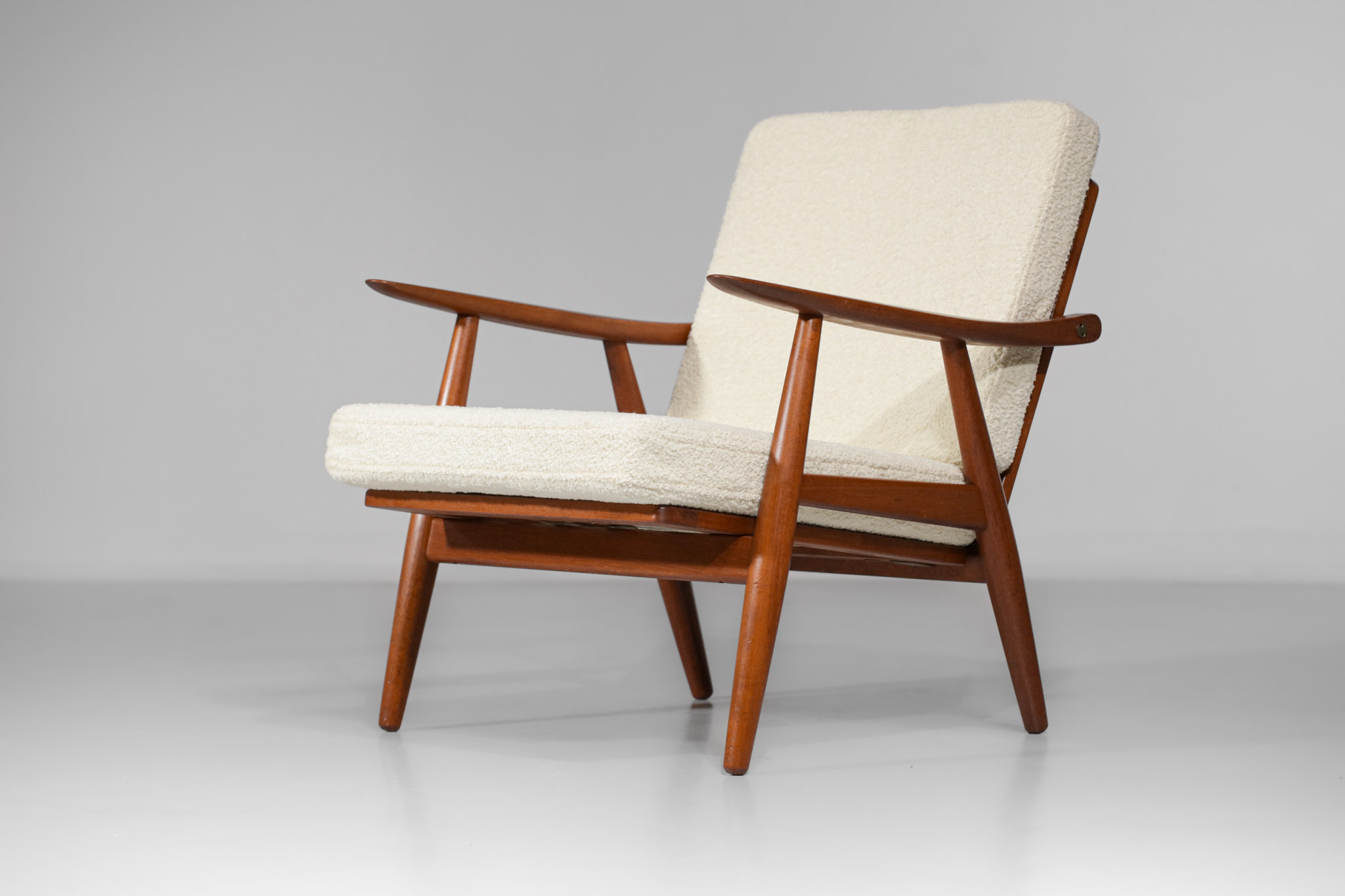 fauteuil hans wegner GE140 danois scandinave en teck E403