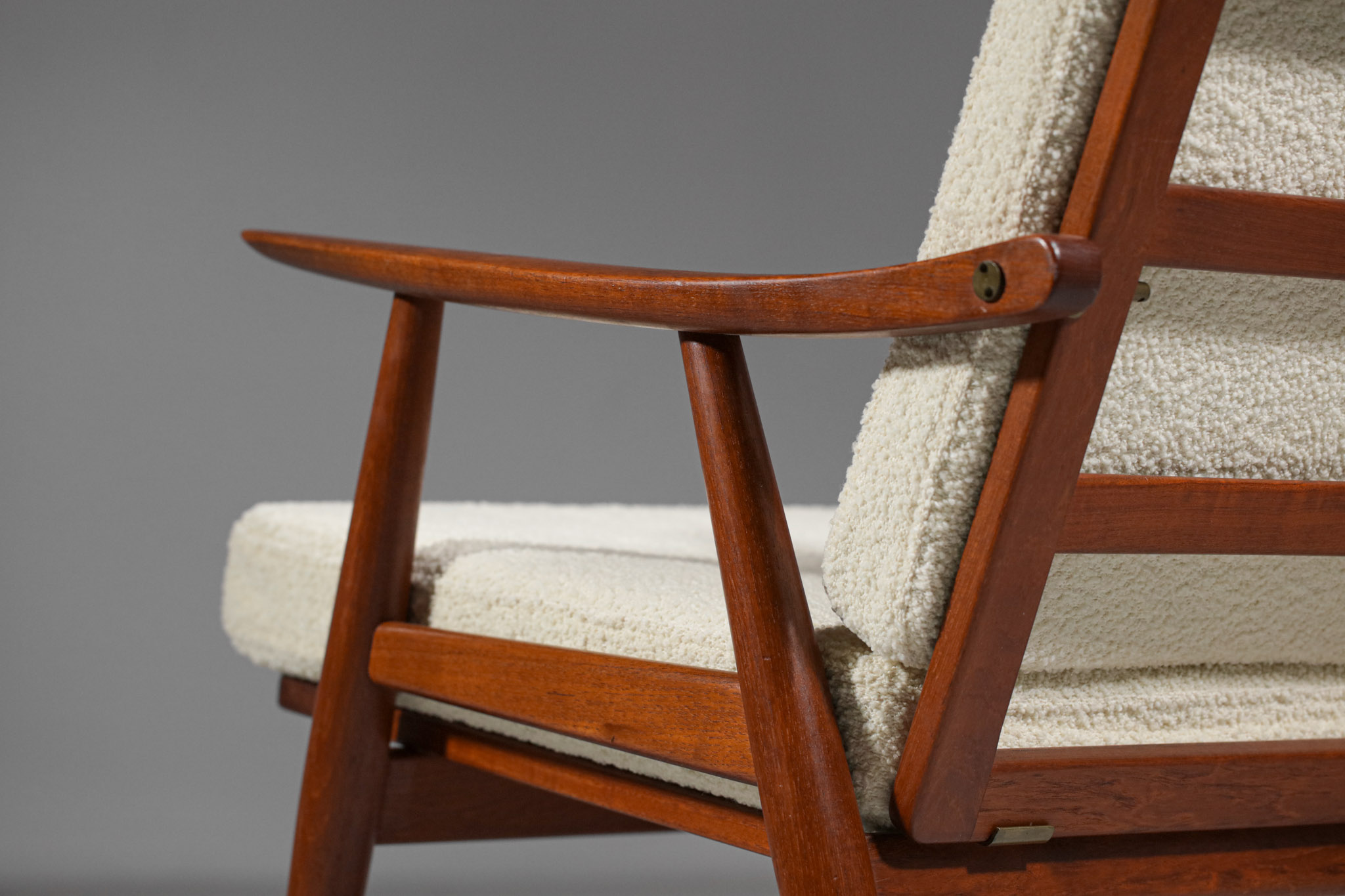 fauteuil hans wegner GE140 danois scandinave en teck E403