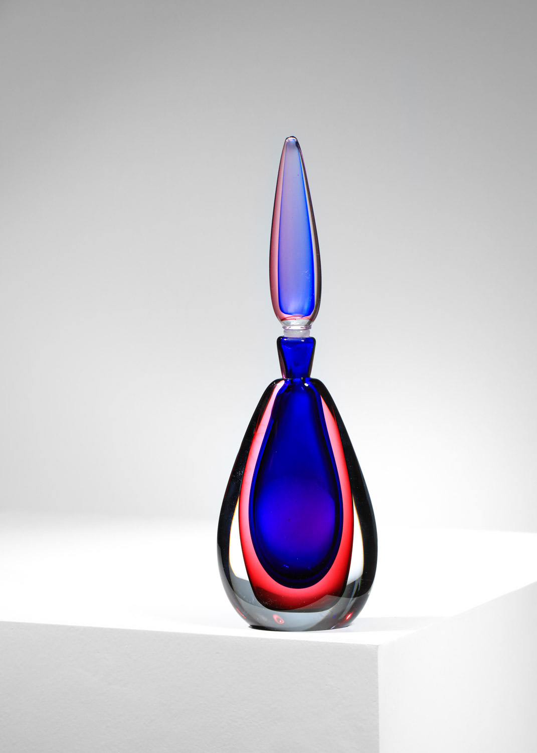 grand flacon bouteille en verre de Murano bleu et rouge années 60 - H480