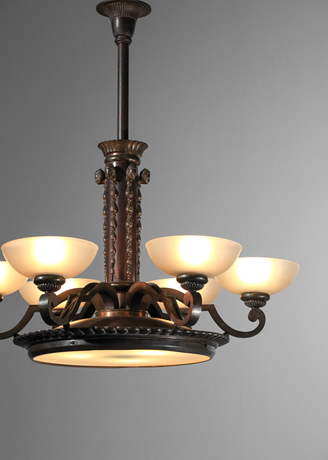 grand lustre en bonze à patine noire années 30/40 - G189
