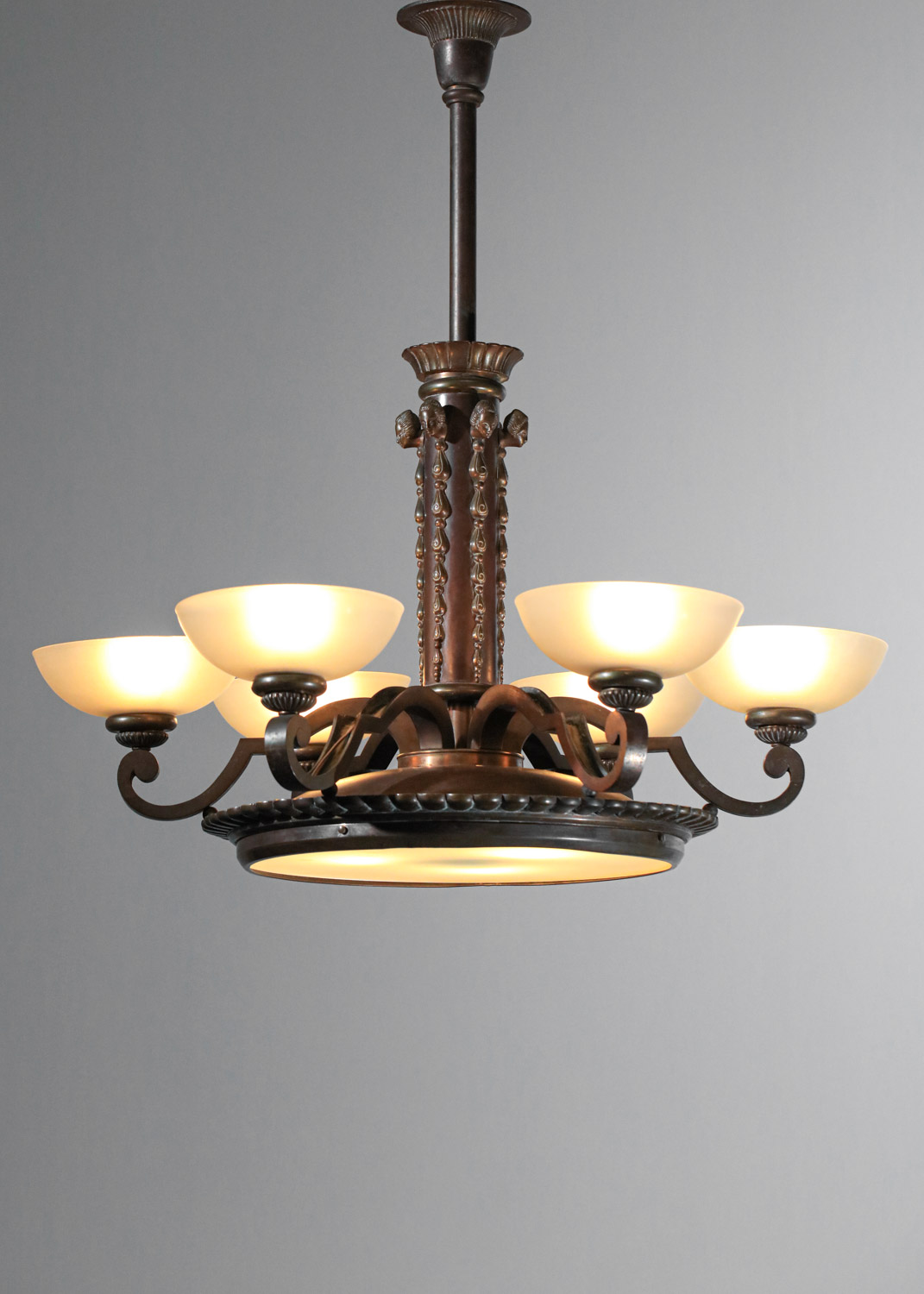 grand lustre en bonze à patine noire années 30/40 - G189
