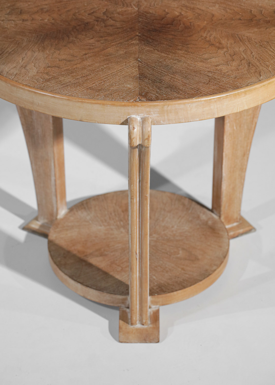guéridon années 40 art déco en bois céruse style André Arbus - G369