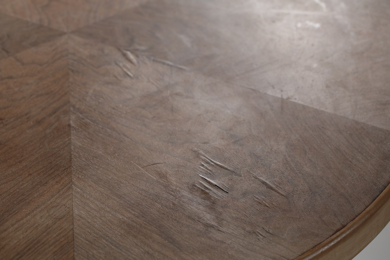 guéridon années 40 art déco en bois céruse style André Arbus - G369