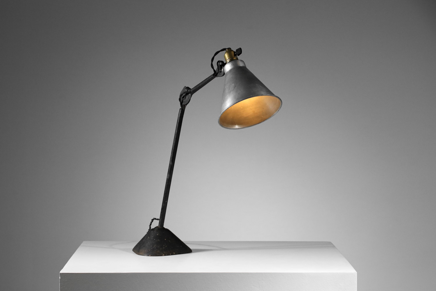 lampe de table albert albin gras industrielle le corbusier noire - J203