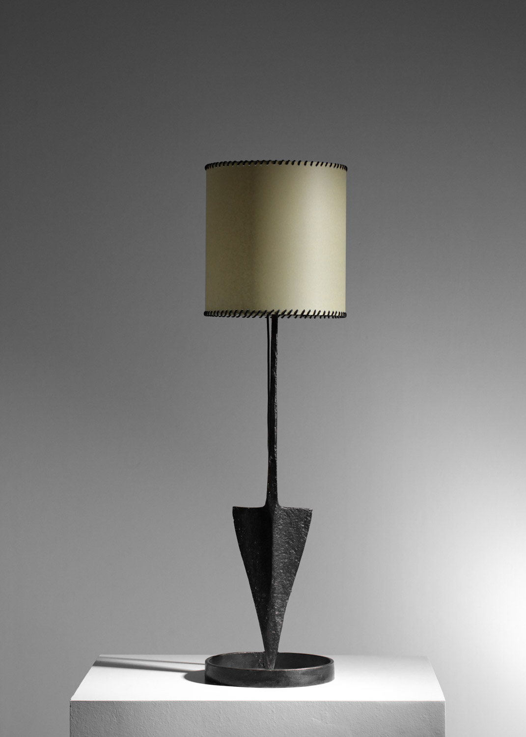 lampe / lampadaire travail populaire brutaliste en fer forgé - G271