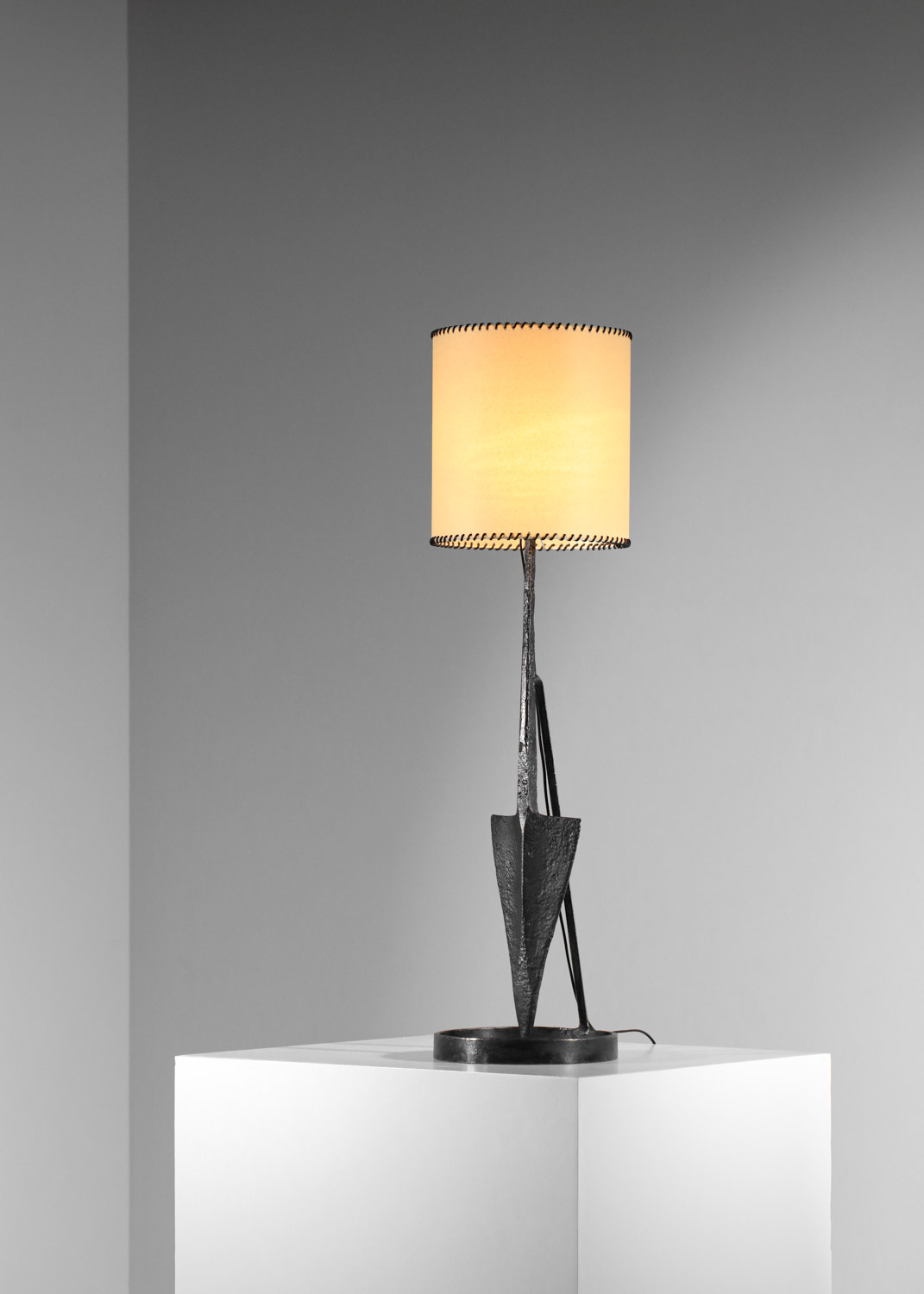 lampe / lampadaire travail populaire brutaliste en fer forgé - G271