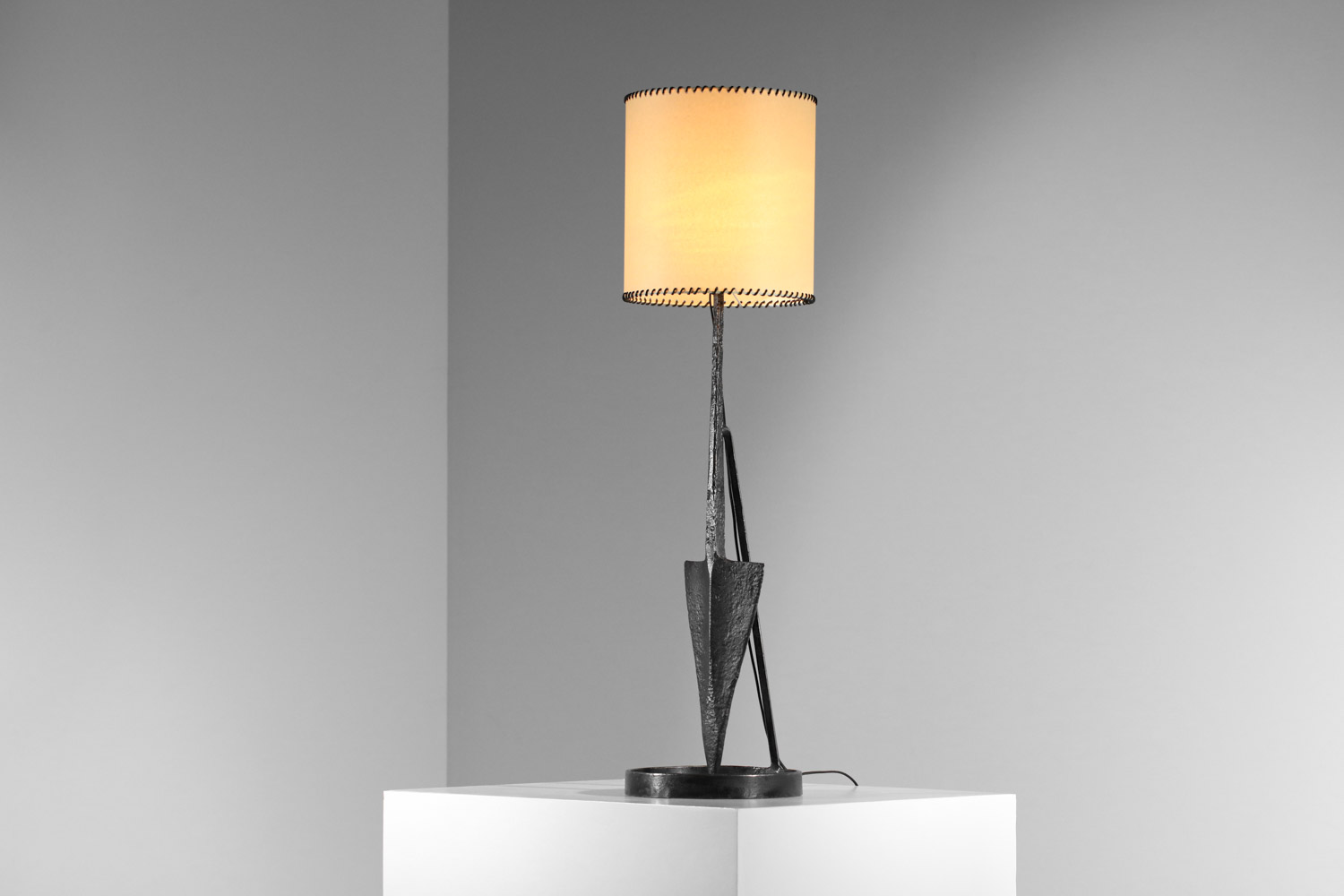 lampe / lampadaire travail populaire brutaliste en fer forgé - G271