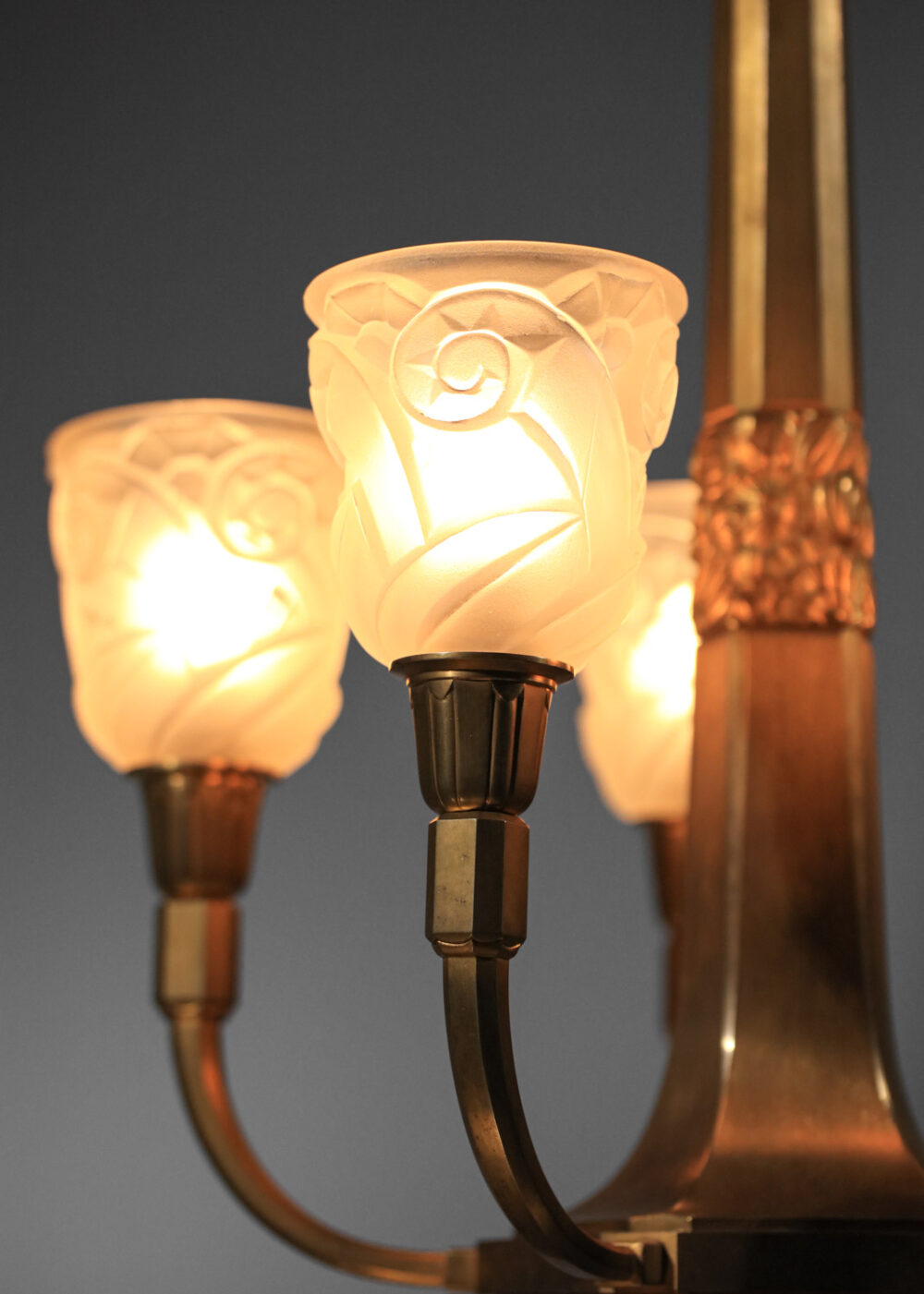 lustre art déco en bronze doré signé J.Coduré Lyon années 30