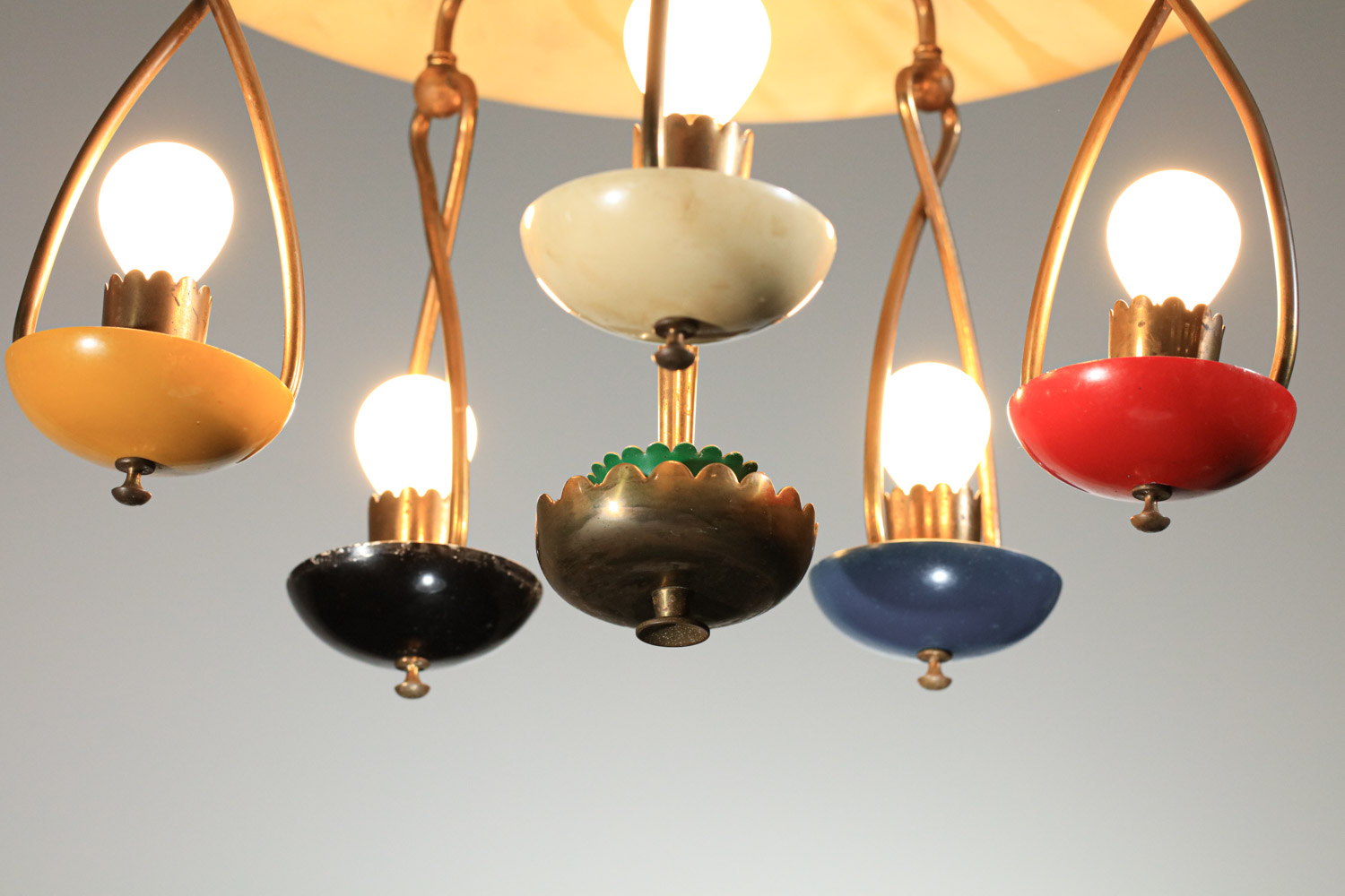 lustre suspension manège italien années 50 en laiton et métal laqué - H654
