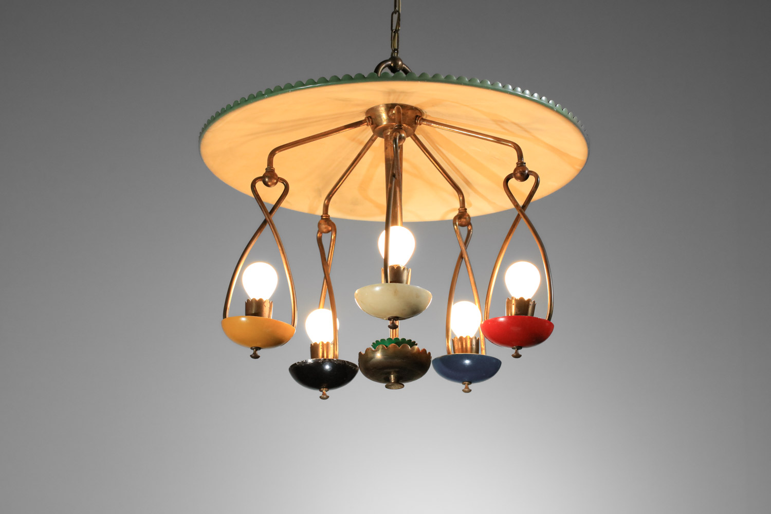 lustre suspension manège italien années 50 en laiton et métal laqué - H654