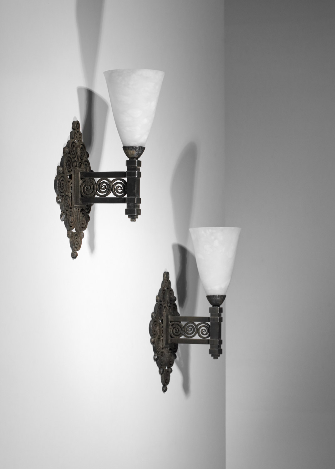 paire d'appliques Edgar Brandt années 30 art déco - H669
