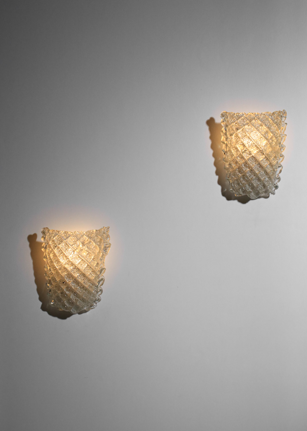 paire d'appliques italiennes attribuées à Barovier&Toso gaufrées restaurées - H210
