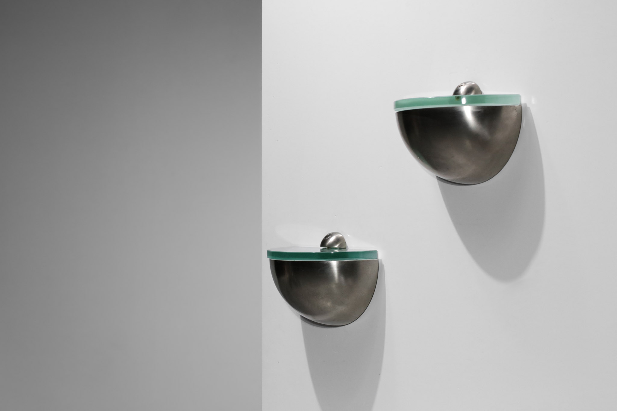paire d'appliques italiennes style fonana arte max ingrand dalle de verre et métal nickelé - F748
