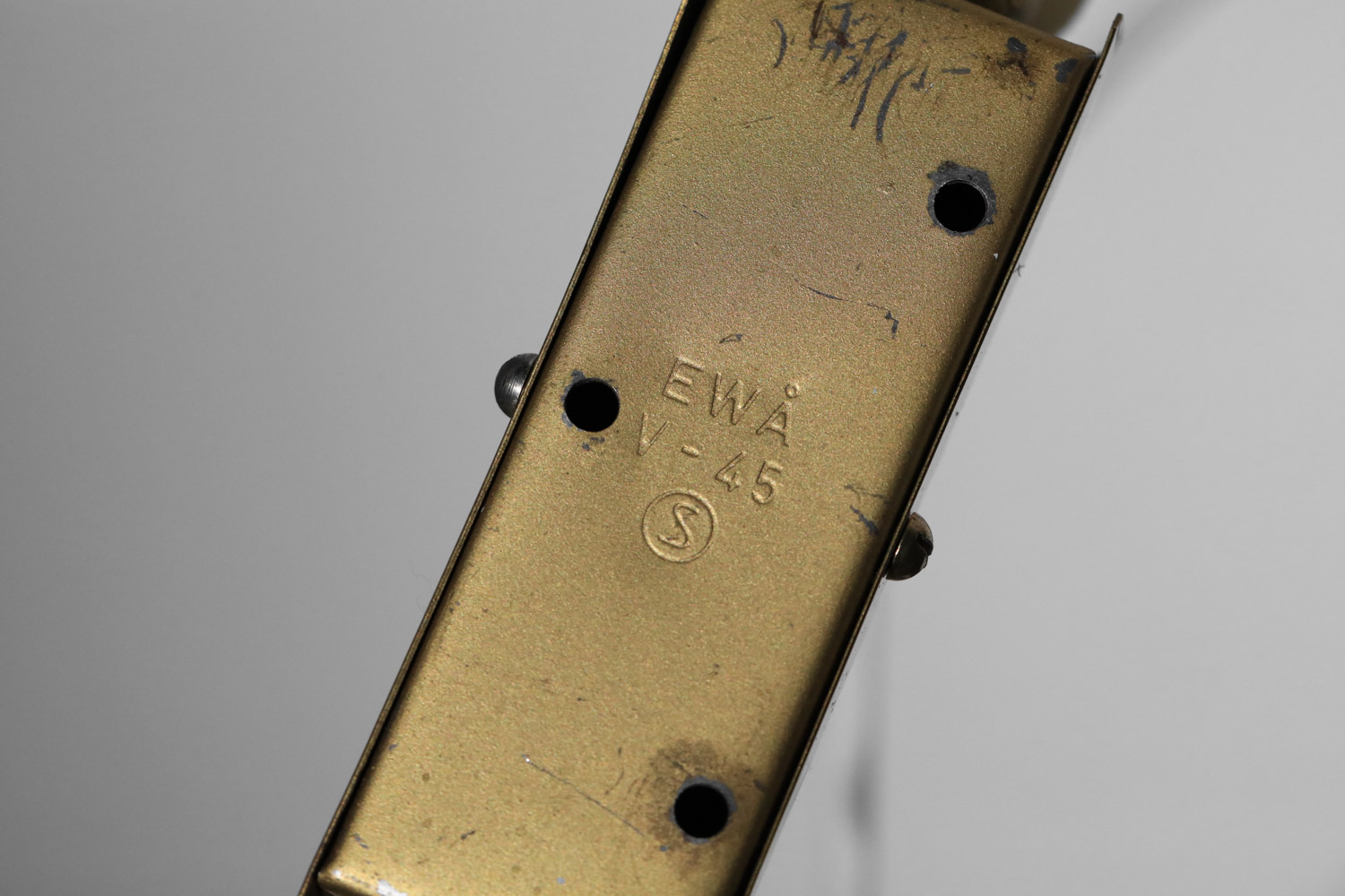 paire d'appliques suédoises orientables EWA modèle v45 années 60 en aluminium - I131