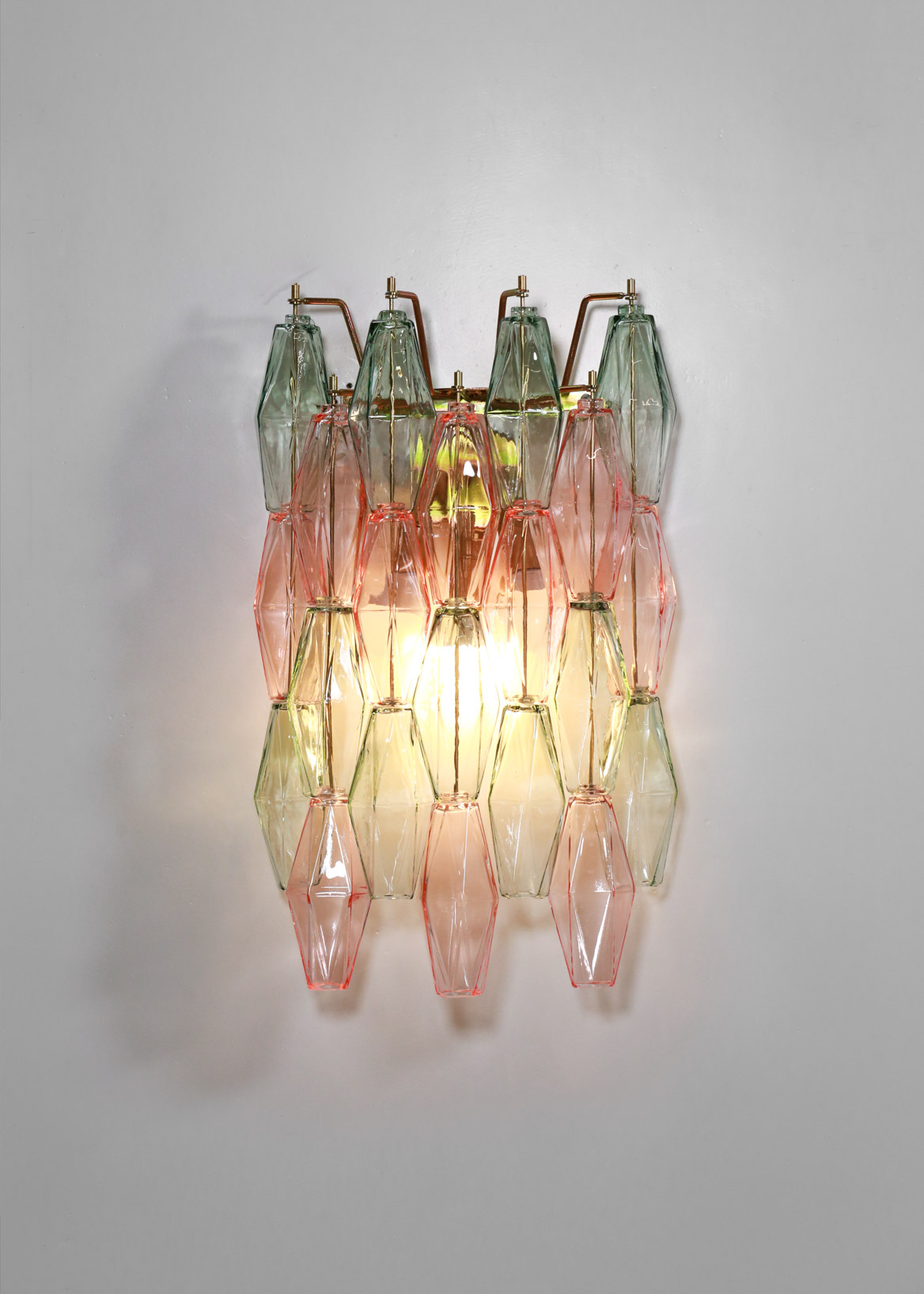 paire d'appliques italiennes polyèdres cascade vertes et roses verre de venini moderne