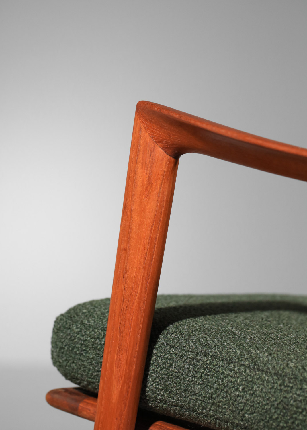 paire de fauteuils italiens des années 60 en teck et hêtre massif - H065