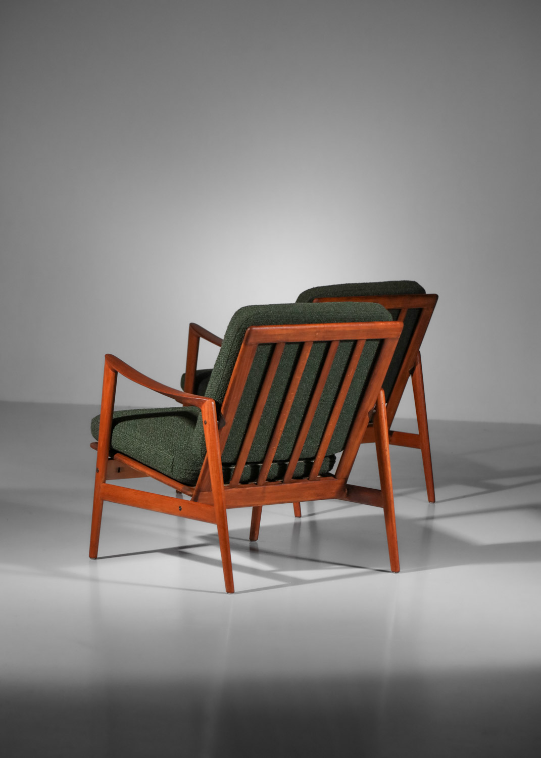 paire de fauteuils italiens des années 60 en teck et hêtre massif - H065