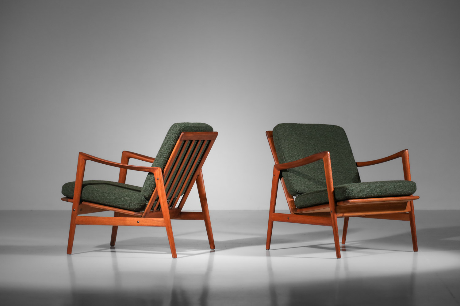 paire de fauteuils italiens des années 60 en teck et hêtre massif - H065