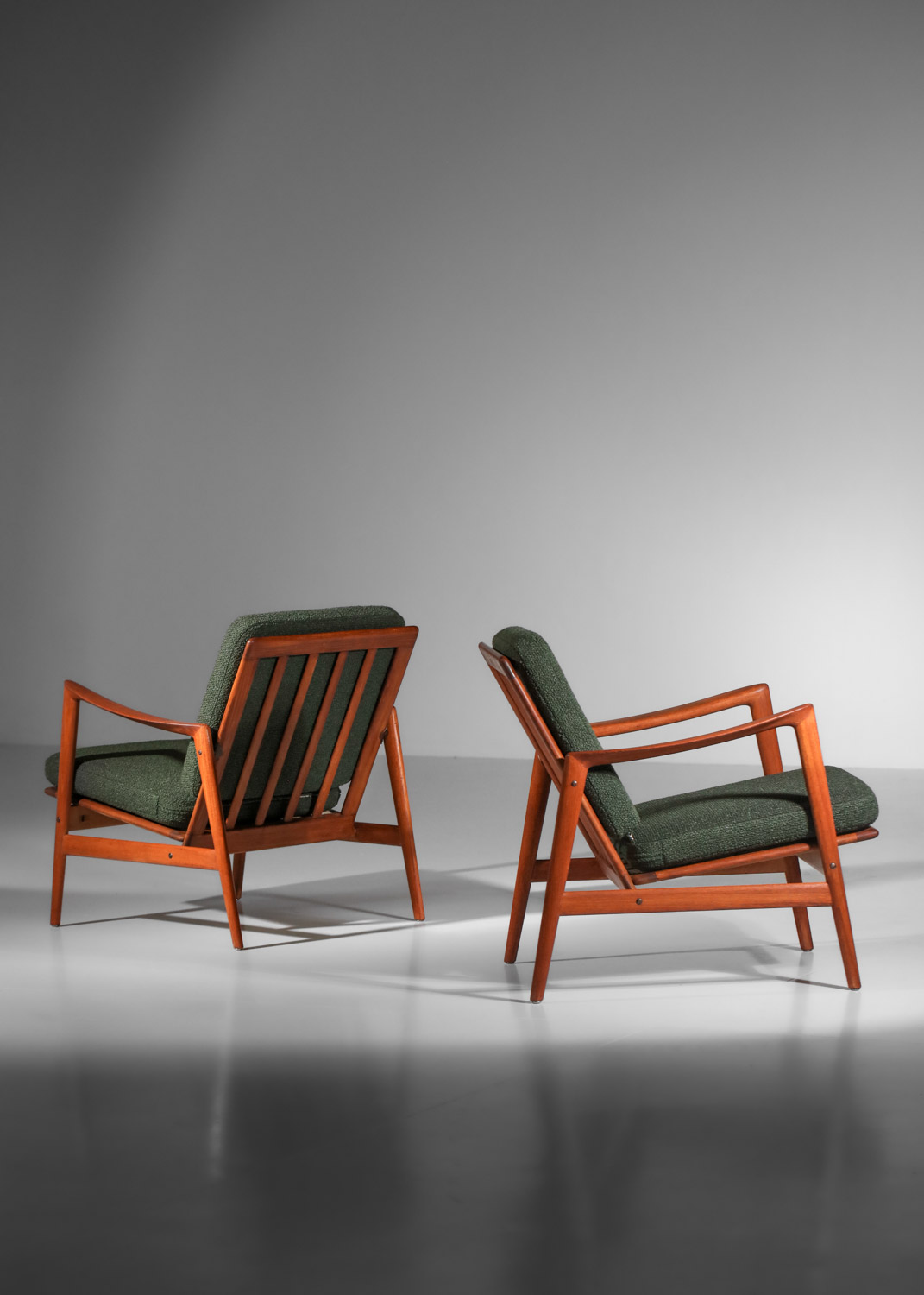 paire de fauteuils italiens des années 60 en teck et hêtre massif - H065