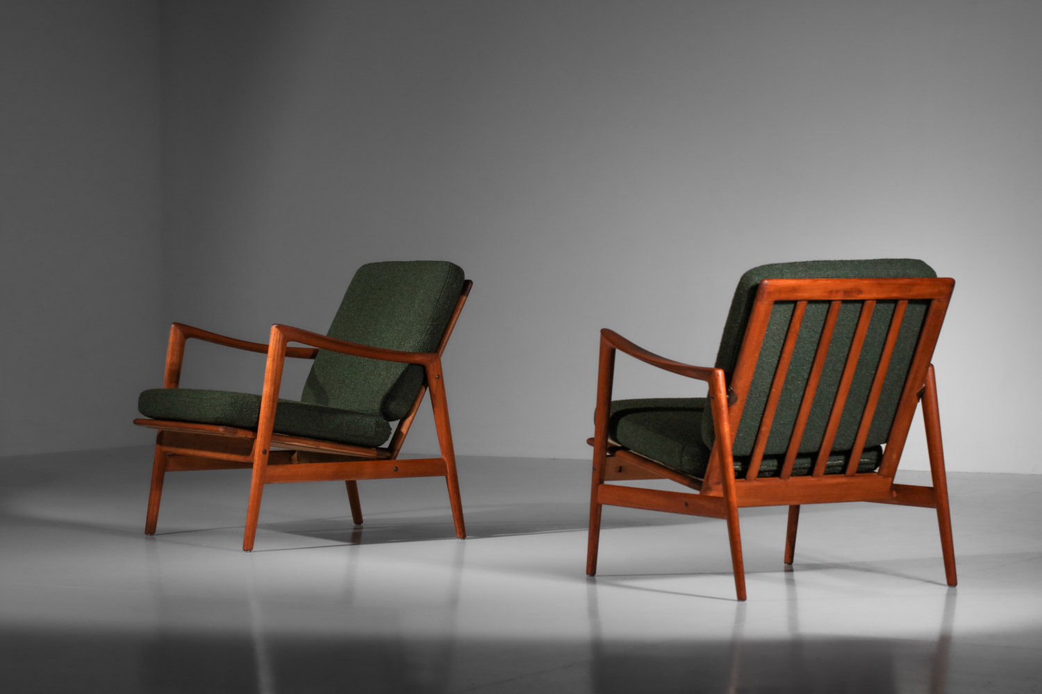 paire de fauteuils italiens des années 60 en teck et hêtre massif - H065