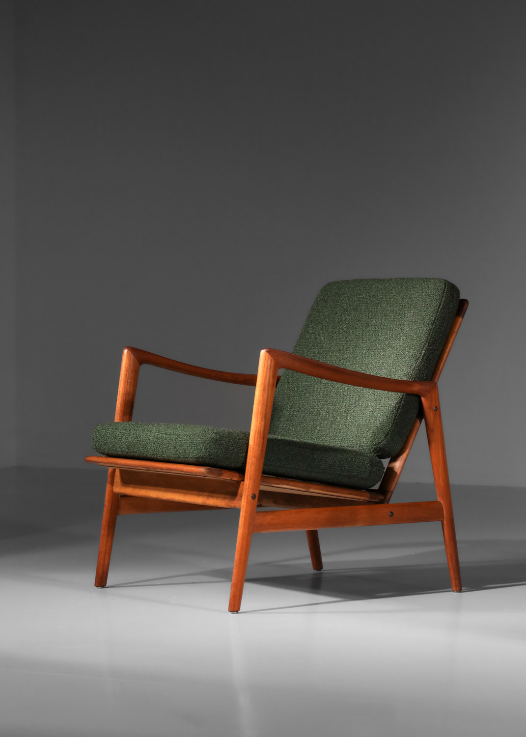 paire de fauteuils italiens des années 60 en teck et hêtre massif - H065