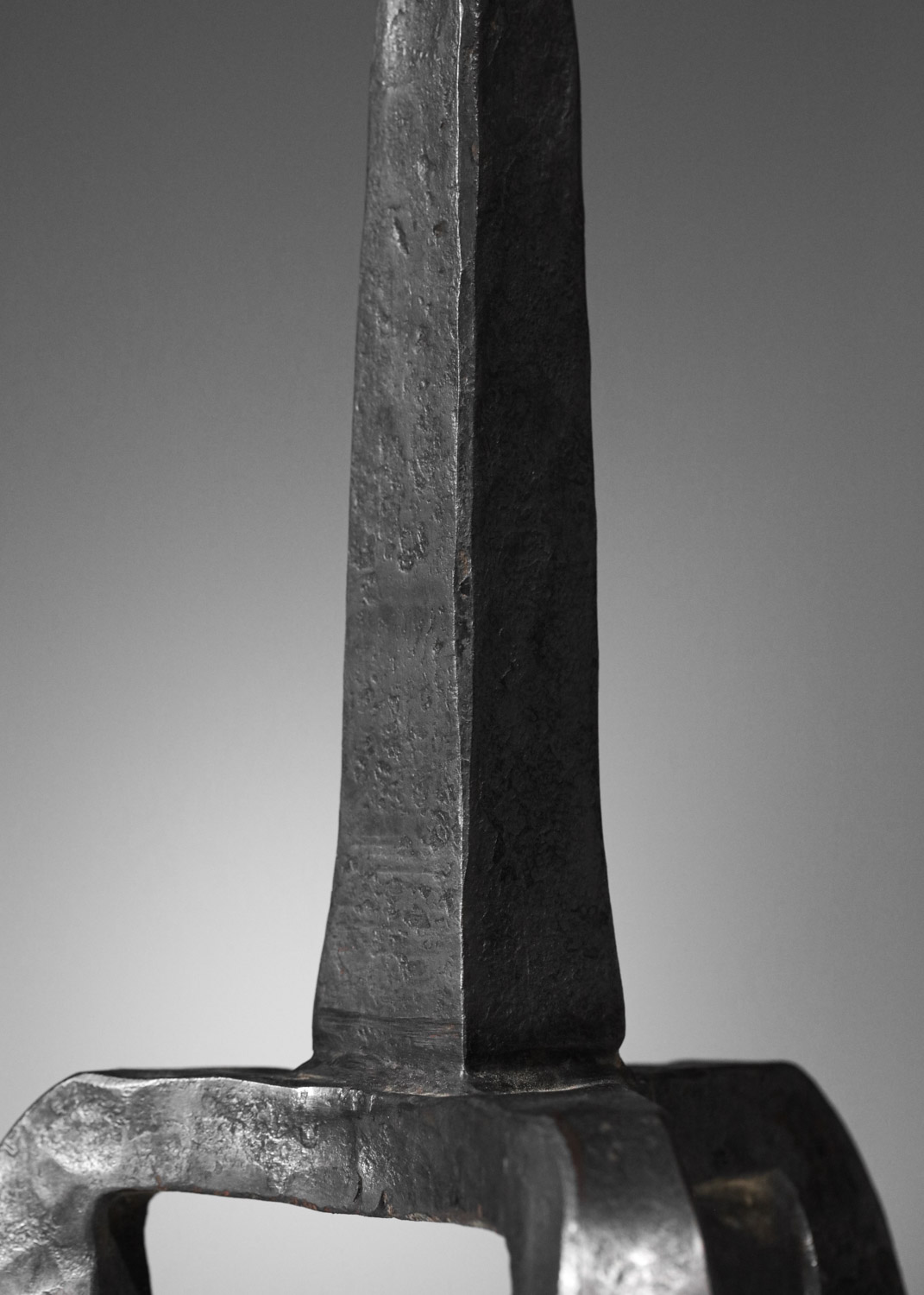 paire de lampes de table tripodes en fer forgé brutaliste style Diego Giacometti - F647