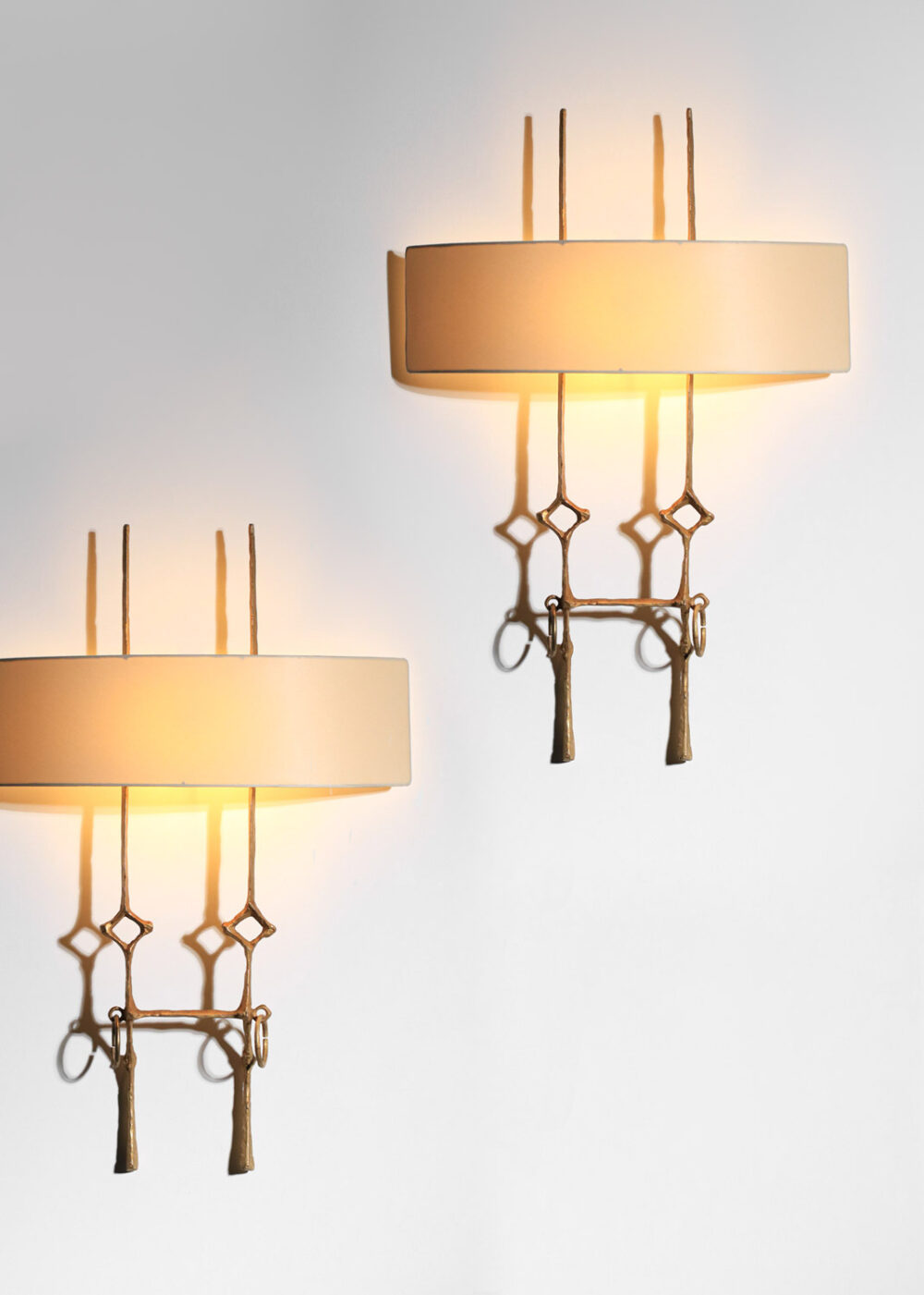 paire de lampes Felix Agostini Chimène en bronze doré - H307
