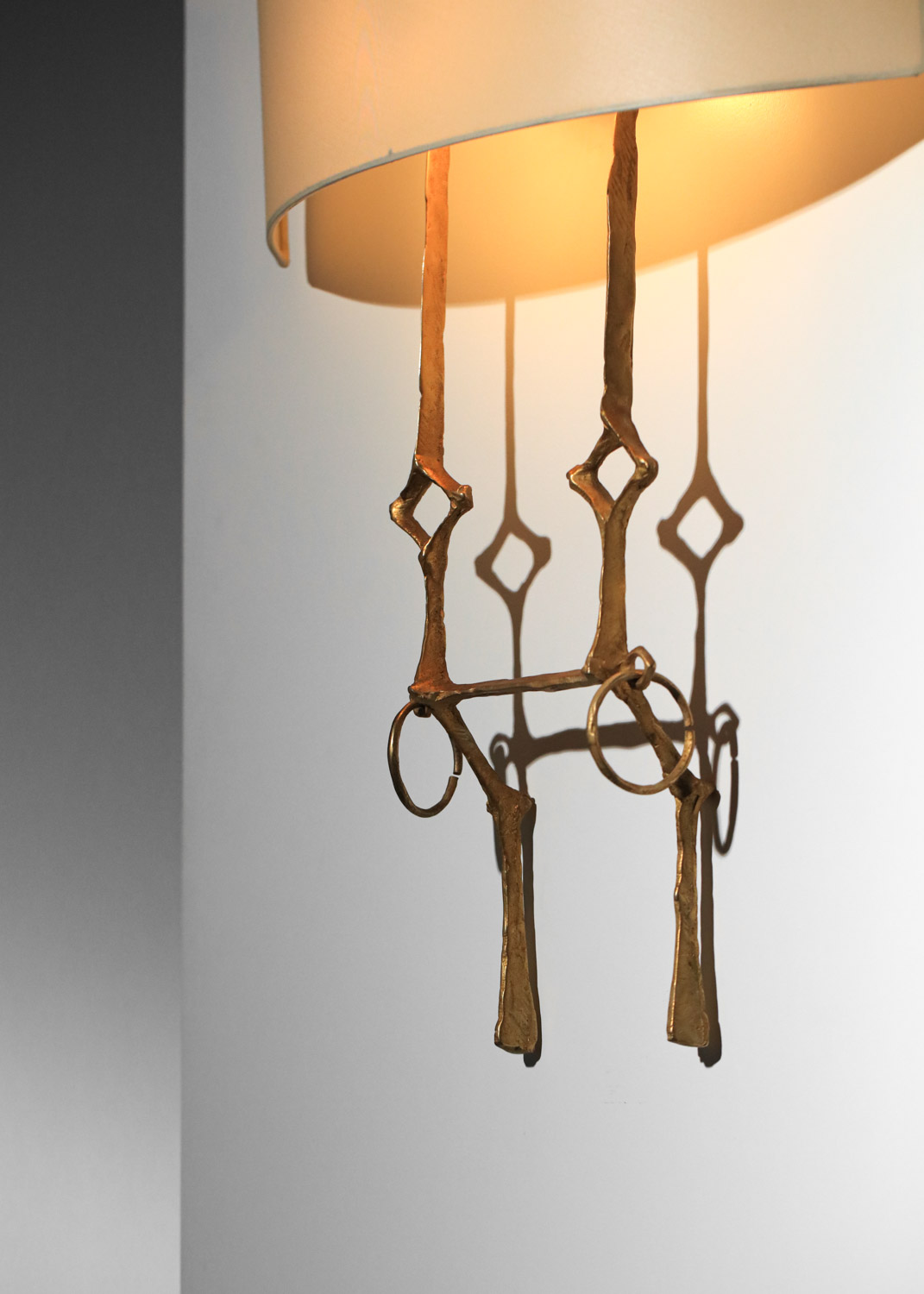 Paire de lampes Felix Agostini "Chimène" en bronze doré - H307
