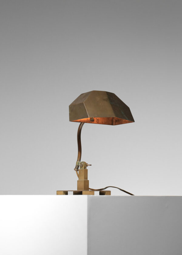 petite lampe de table moderniste de années 40 en bronze et laiton massif style maison Desny - H743