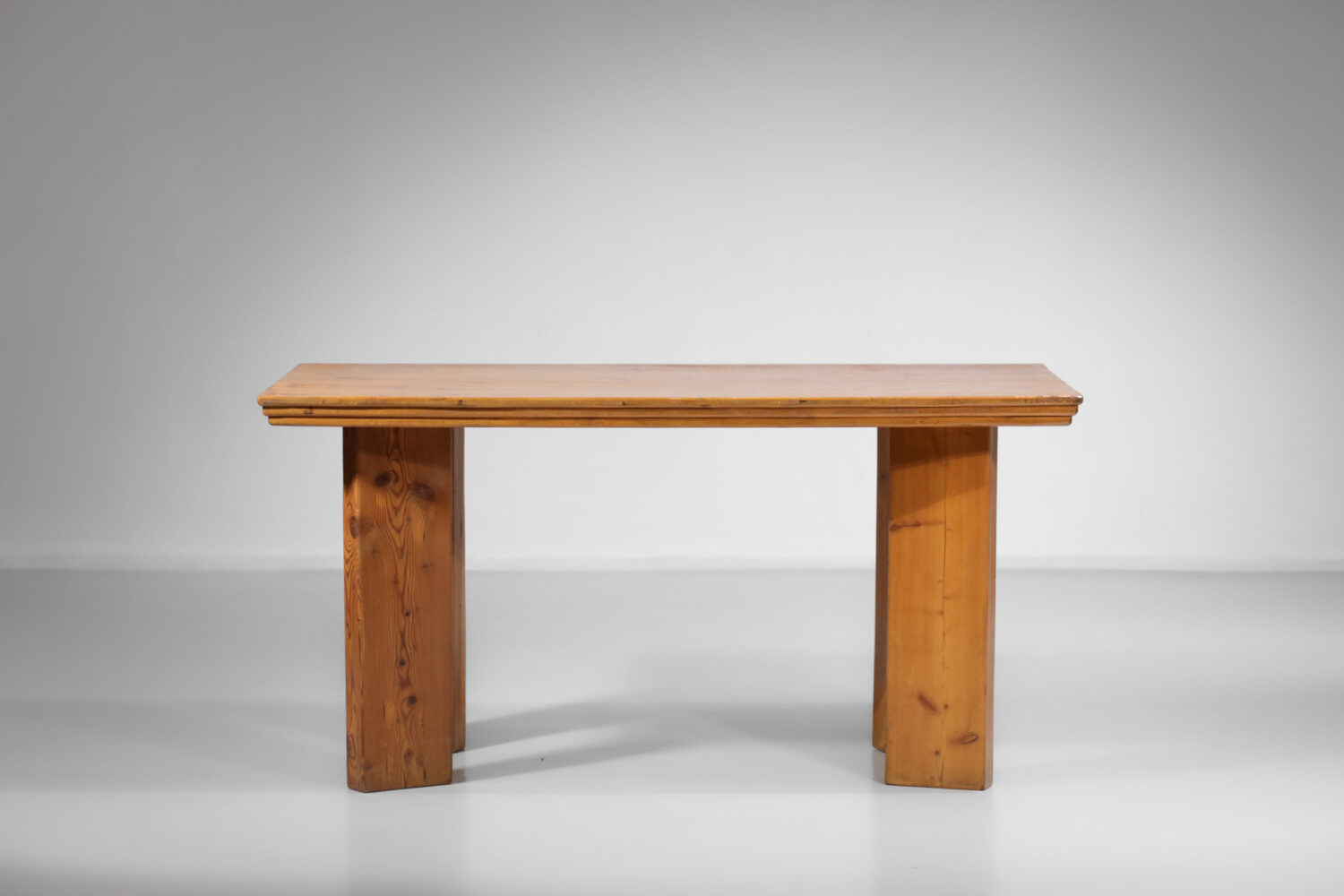 petite table bureau en pin années 80 dans le gout de charlotte perriand