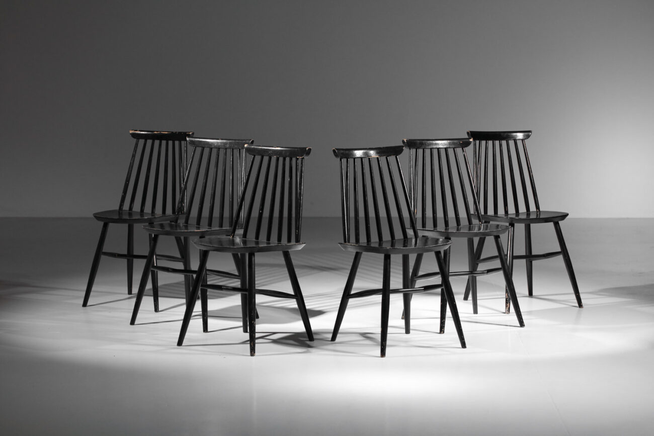 suite de 6 chaises suédoises style ilmari tapiovaara en bois laqué noir I670