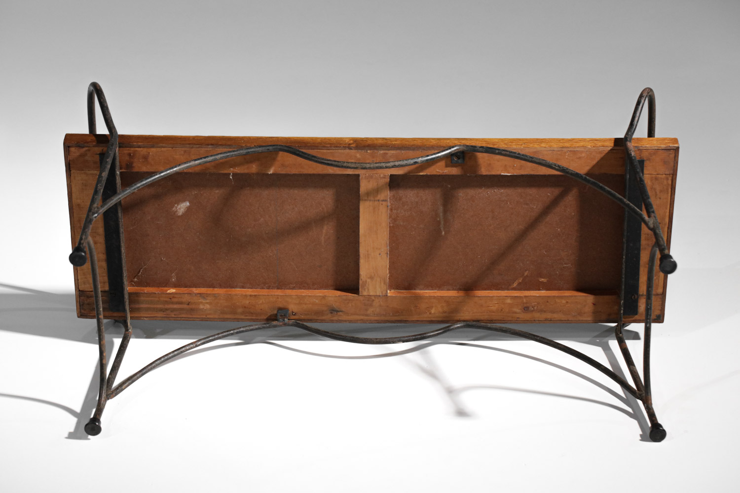 table basse en céramique kaki et piétement ondulé années 50 - G830