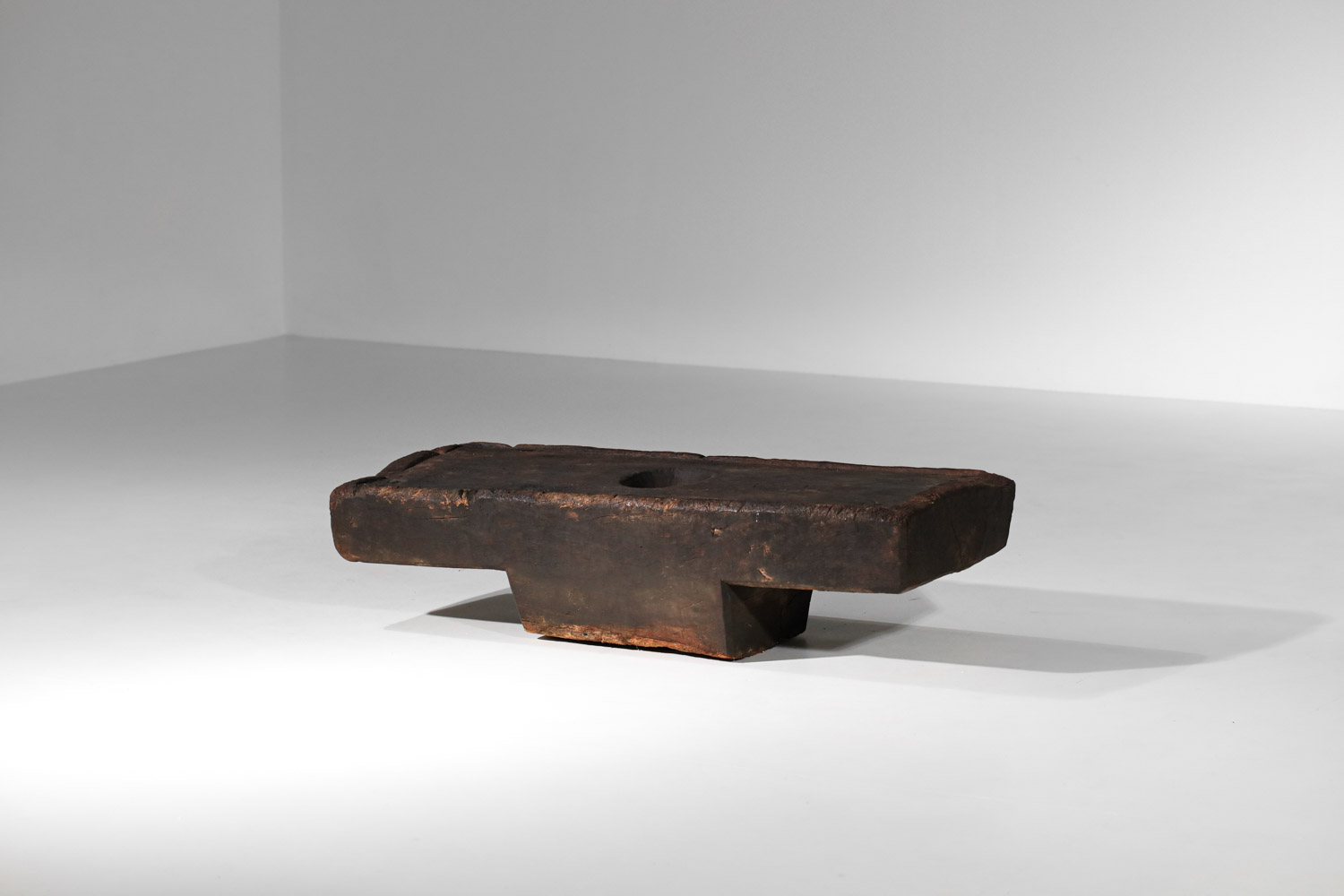table basse mortier ethnique brutaliste en bois massif - H386 – Image 7